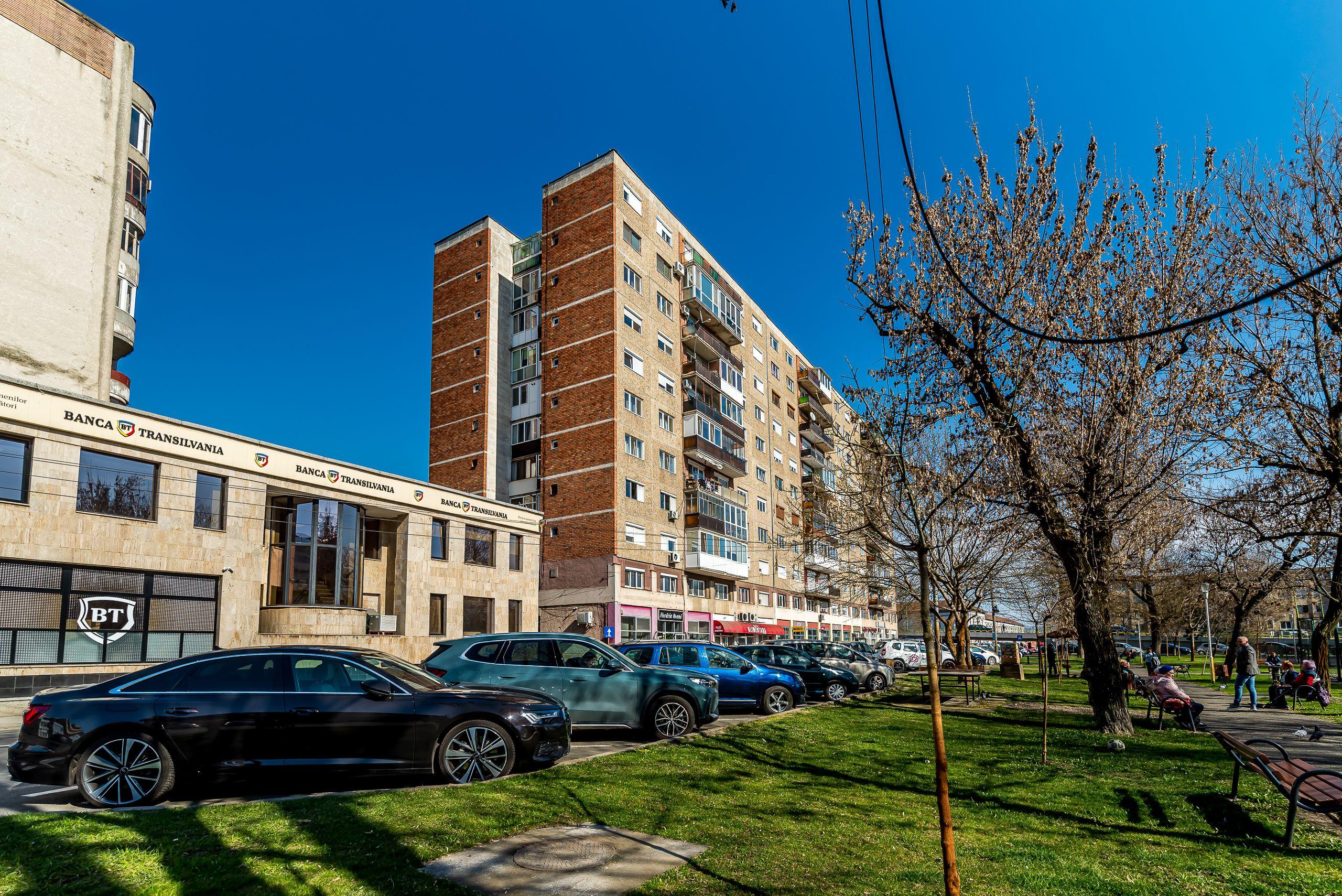 Apartament cu 3 camere în Podgoria Arad, vedere frumoasă, 2 balcoane - 1