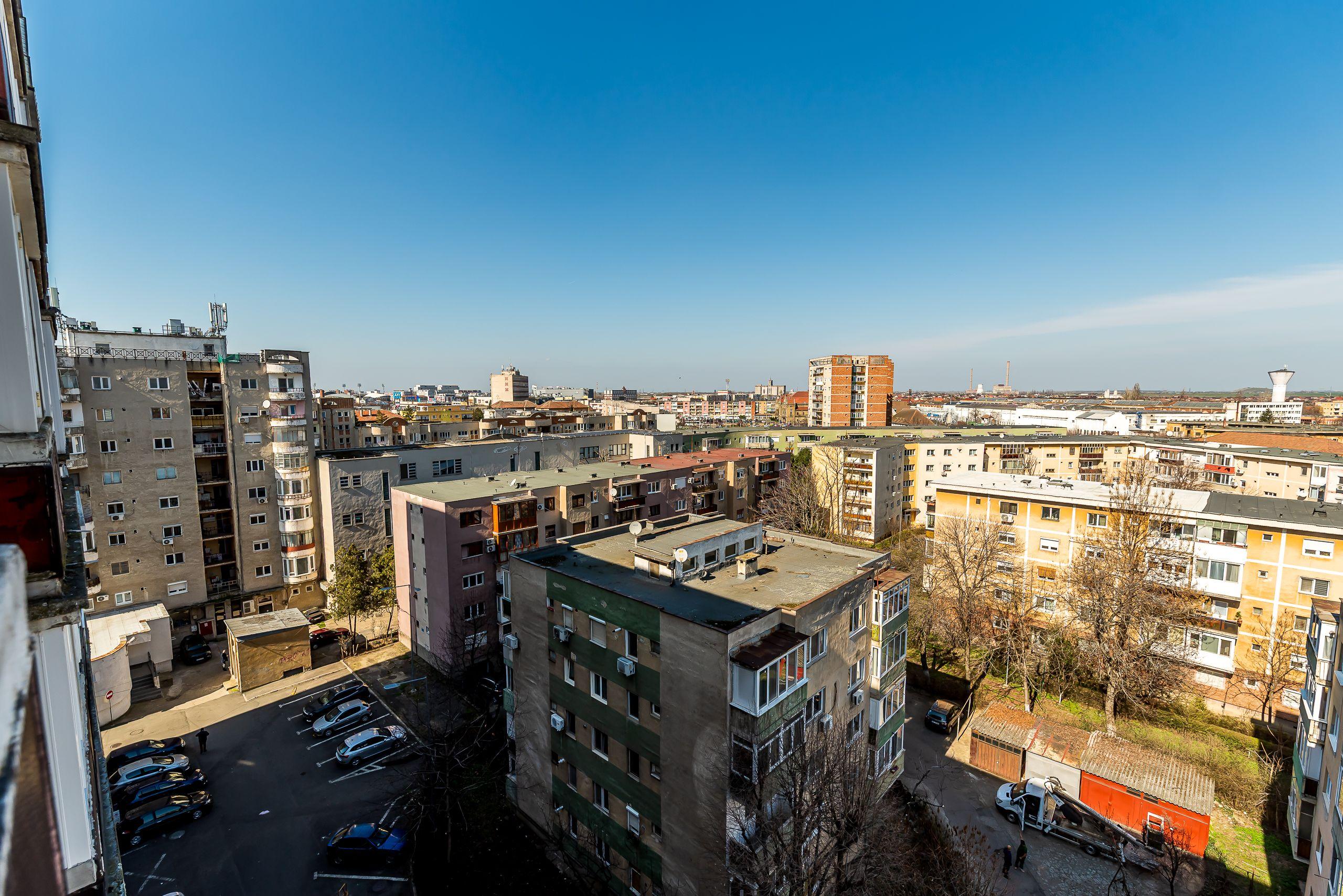 Apartament cu 3 camere în Podgoria Arad, vedere frumoasă, 2 balcoane - 2