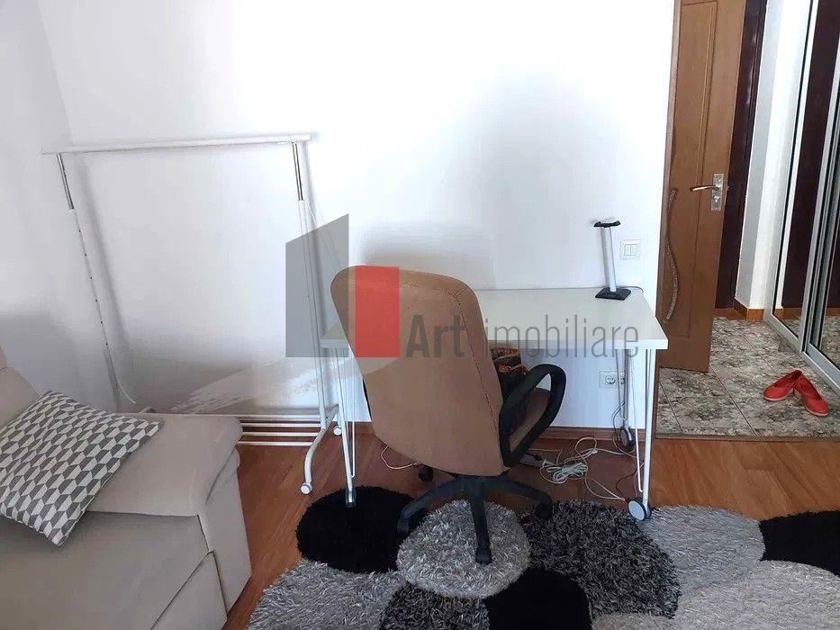 Gars. 31 mp, et 9/10, bloc reabilitat, instalații refăcute, mobilată și utilată - 4