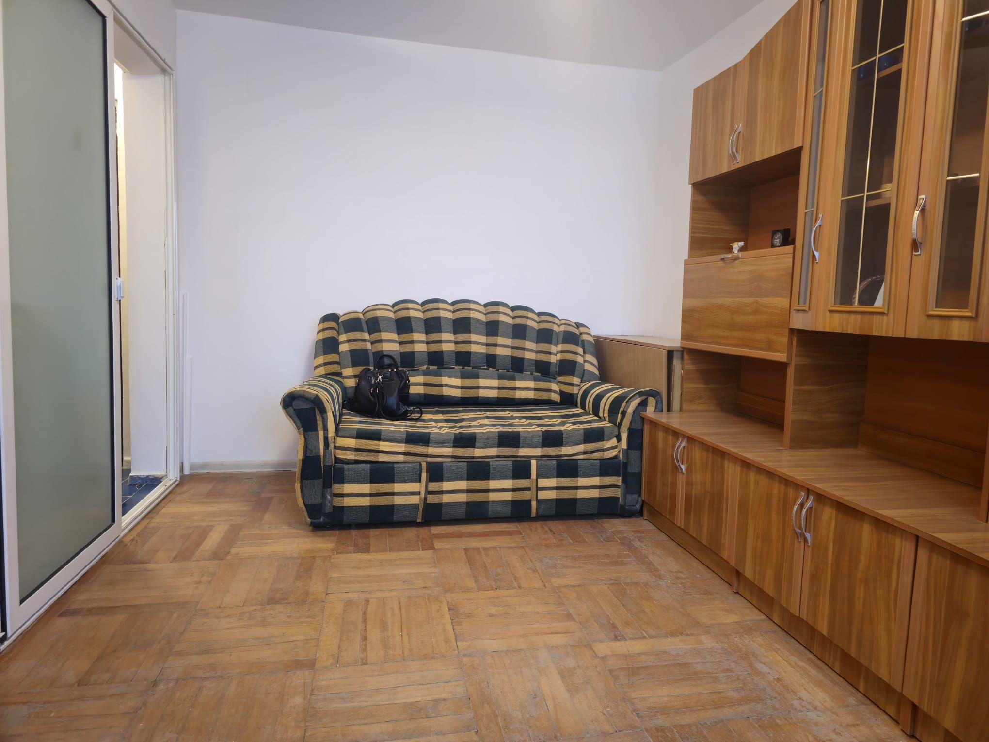 De inchiriat - garsoniera Micro 38, N-uri, 220 euro - 2