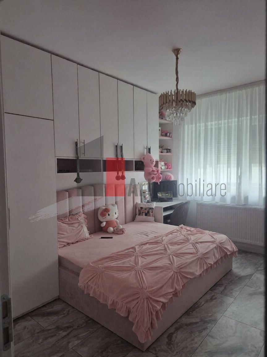 Vanzare apartament 3 camere 70 mp-Weiner Palada+loc de parcare - 1