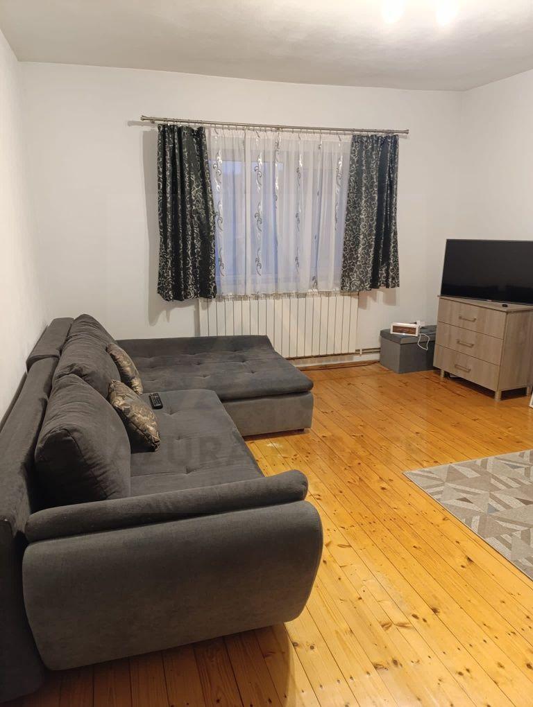 Apartament la casa etaj 1 integral cu intrare separata si curte comuna - 1