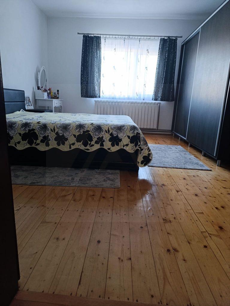 Casa Cisnadie etaj 1 integral cu intrare separata si curte comuna