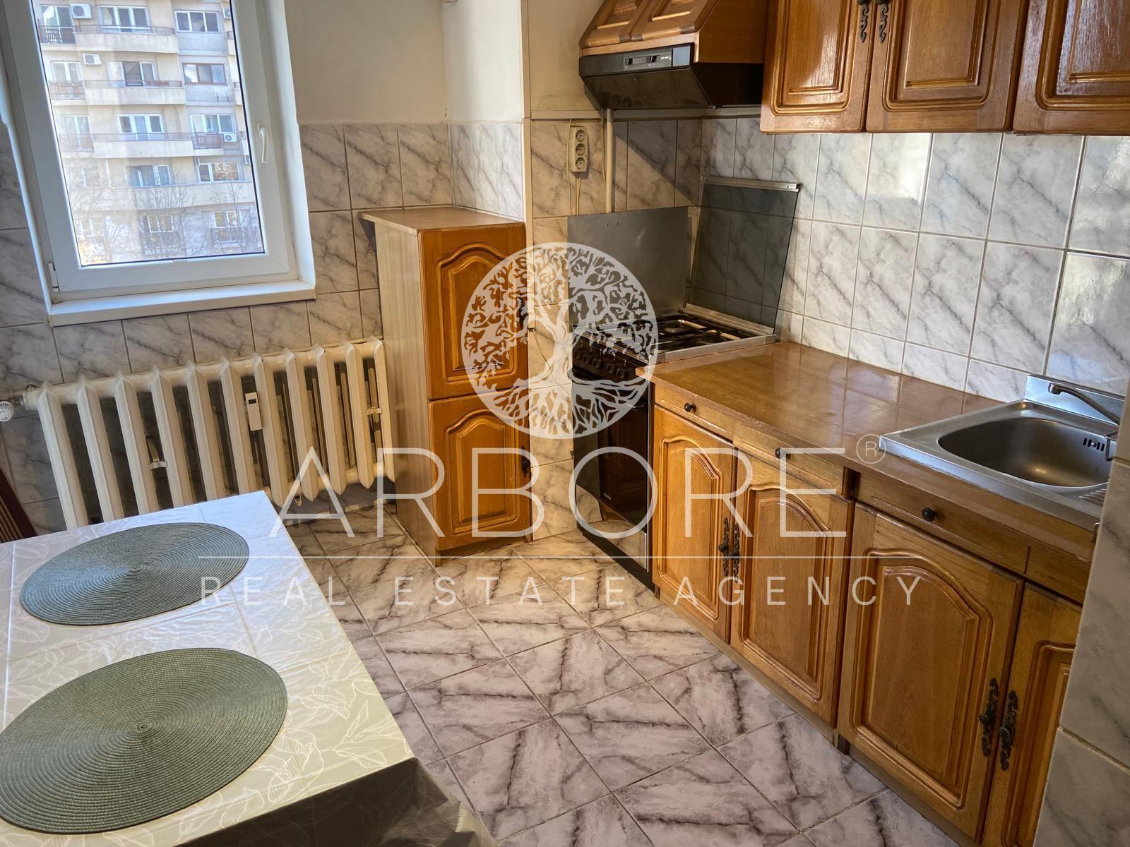 Închiriere apartament 3 camere, decomandat, zona Traian-Unirii - 1