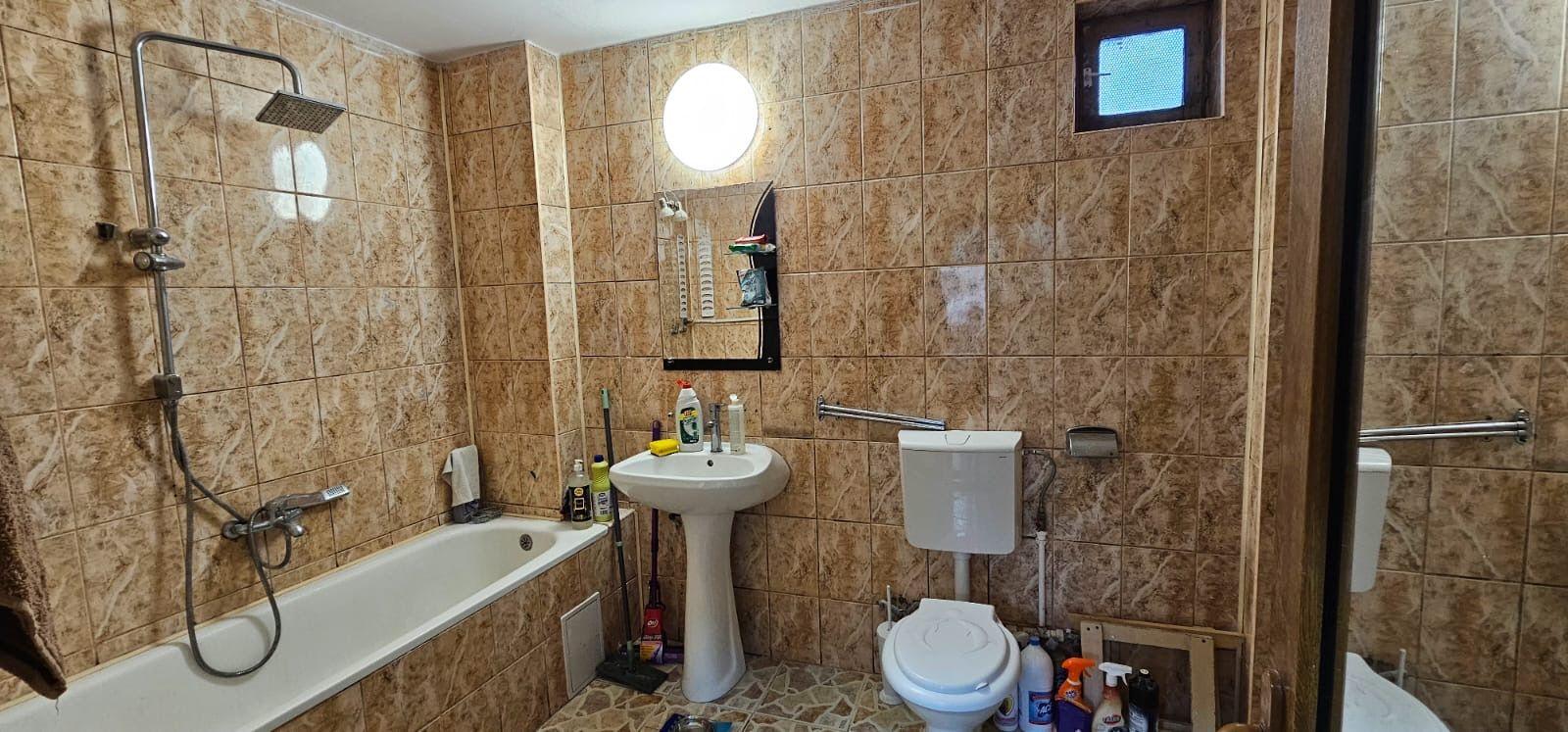 Casa centrala, recent reconsolidata – Strada Traian, Galati - 9