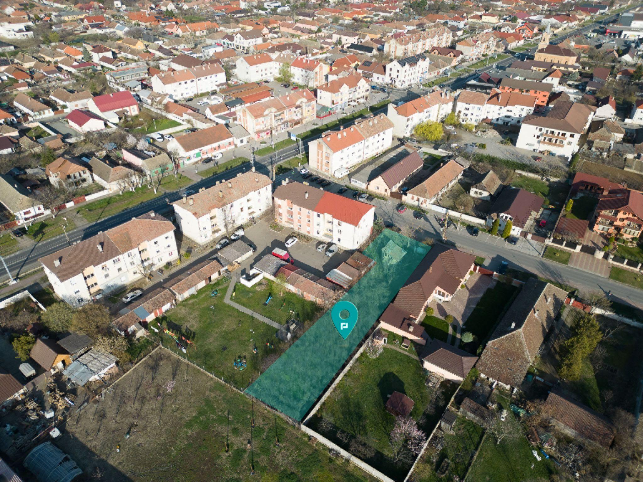 Loc de casa central de 890mp in Vladimirescu - 1