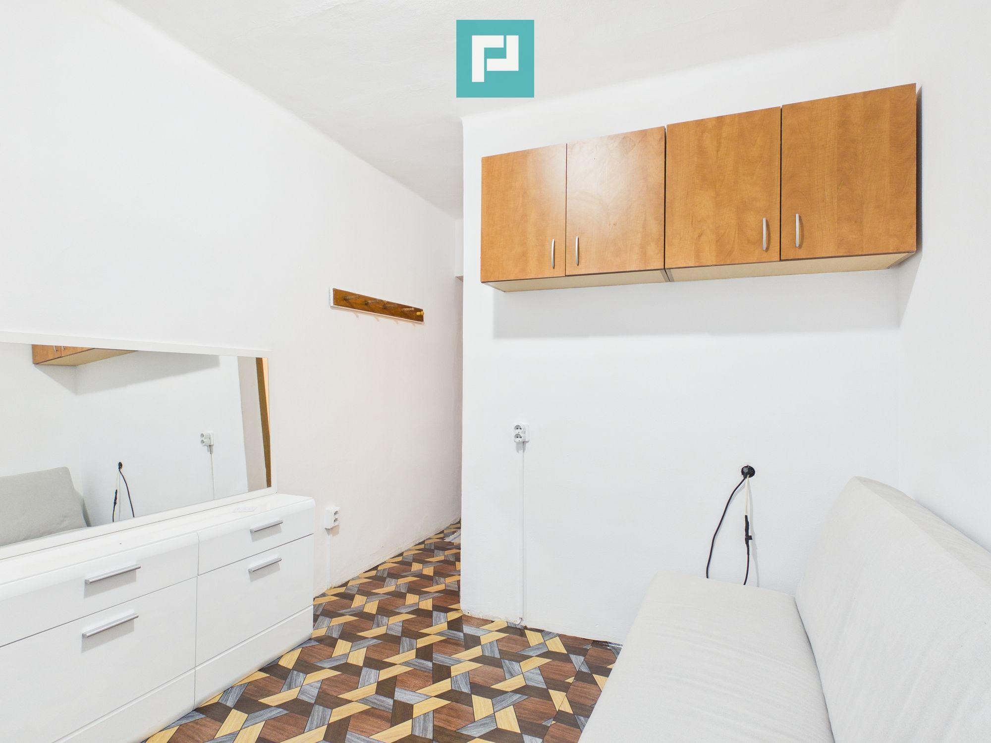 Garsonieră în Confecții de vânzare - 2