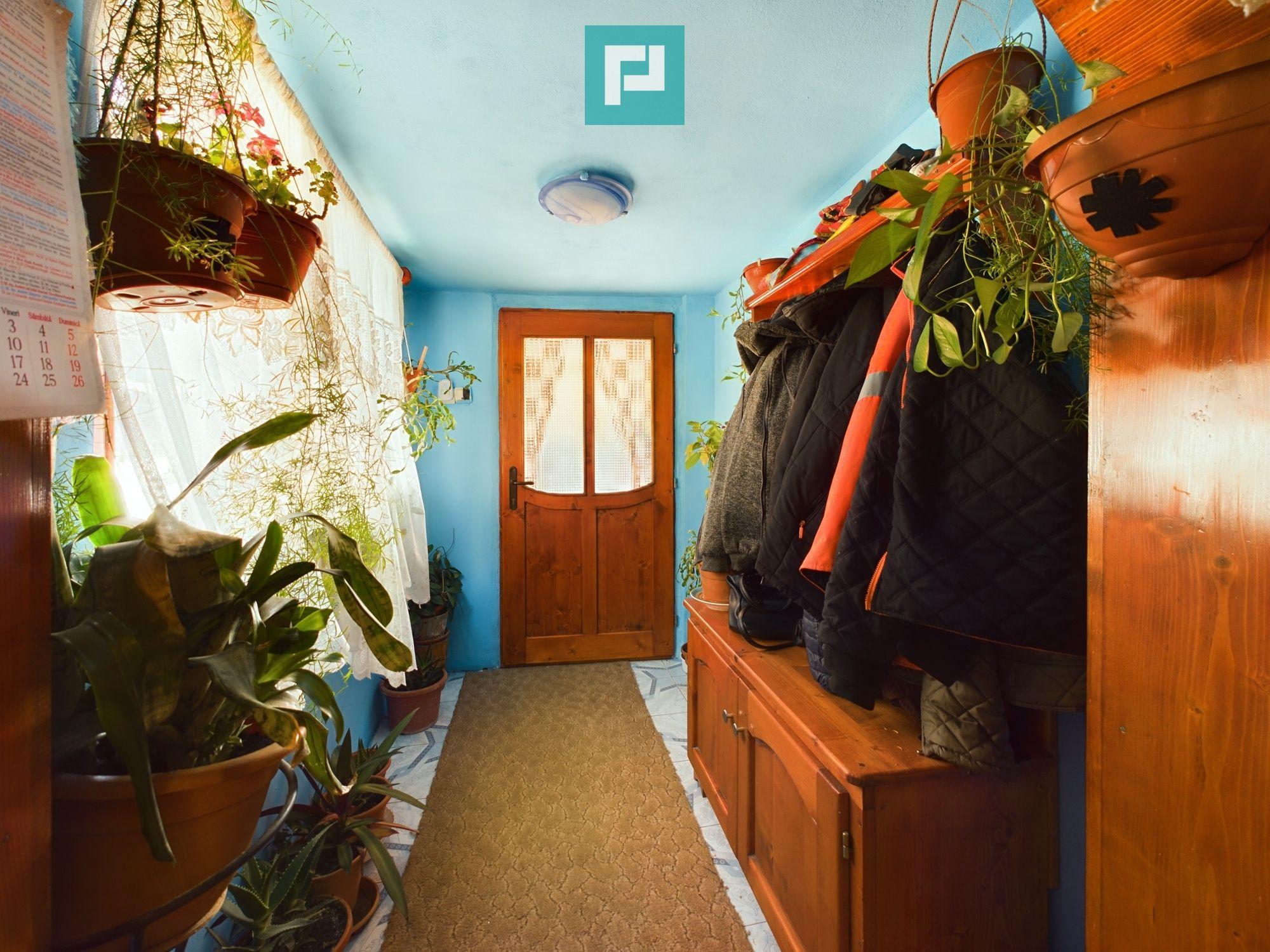 Casă cu front stradal generos Șeitin, județul Arad - 10