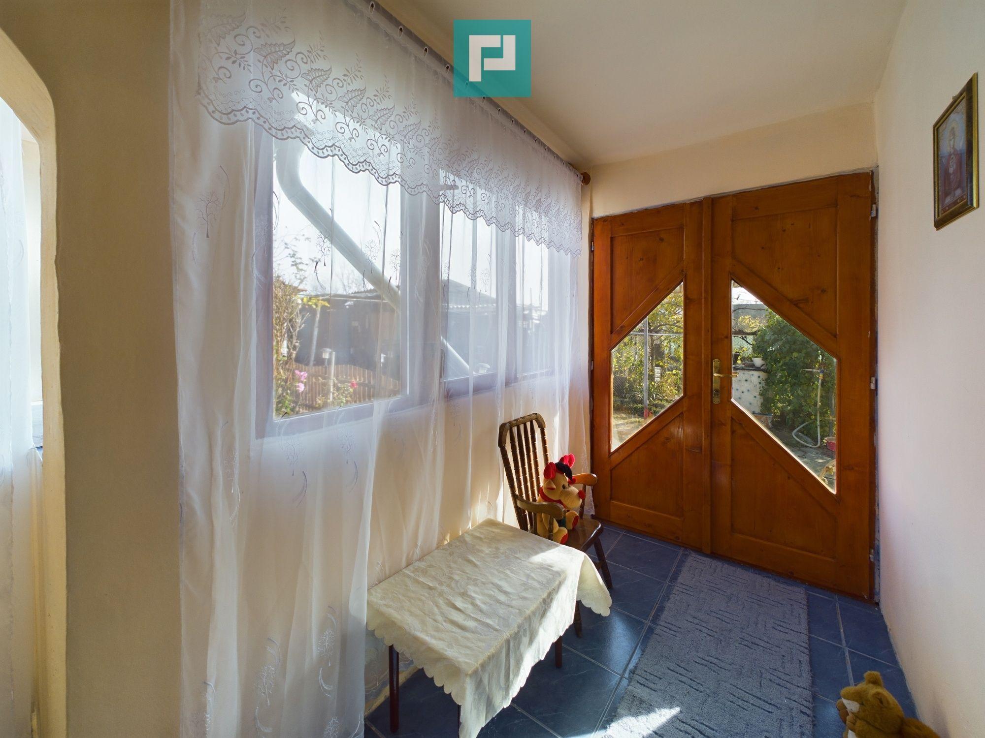 Casă cu front stradal generos Șeitin, județul Arad - 7