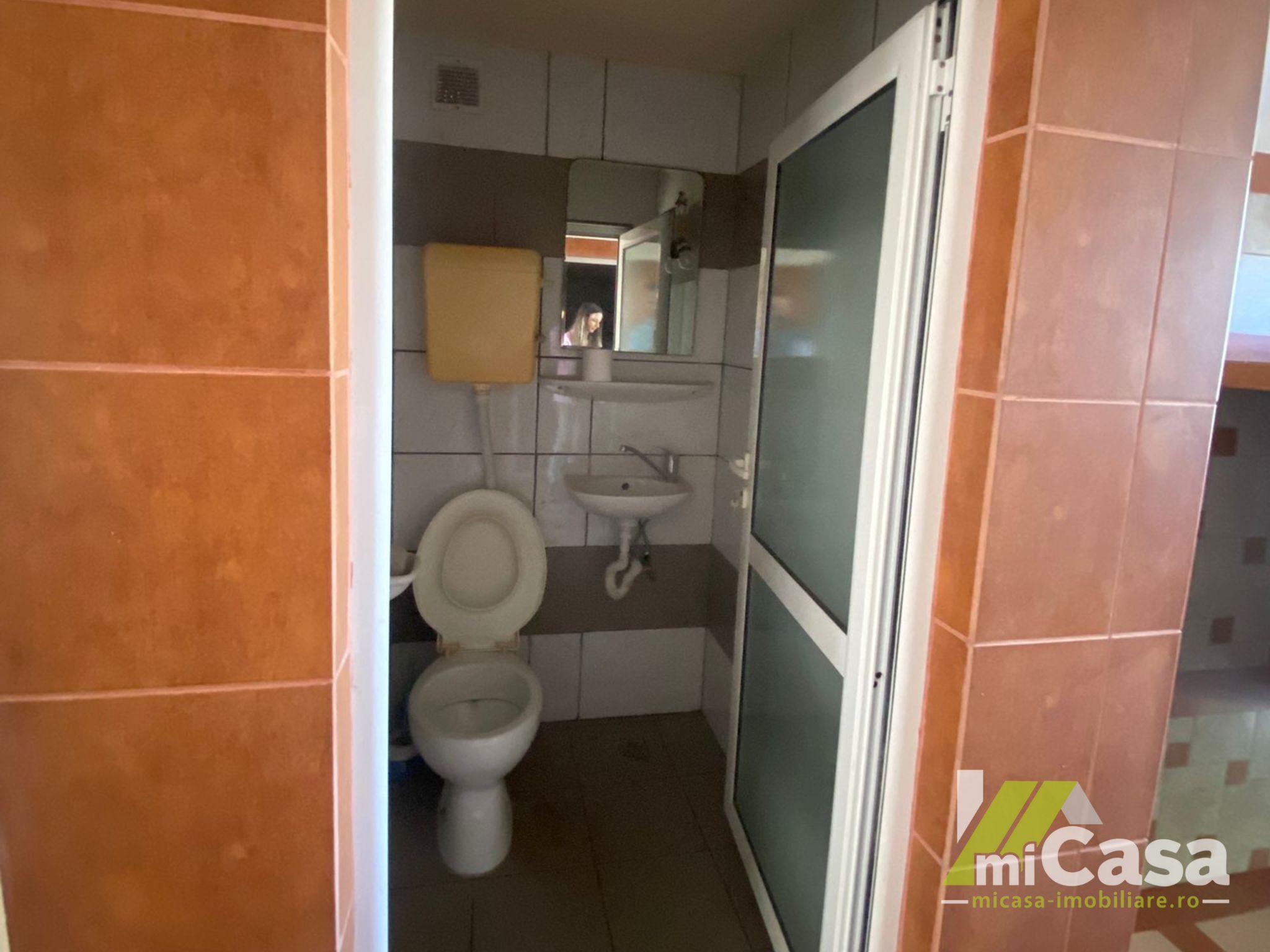 Casă spațioasă cu teren și anexe – Galați, str. Unirii - 5