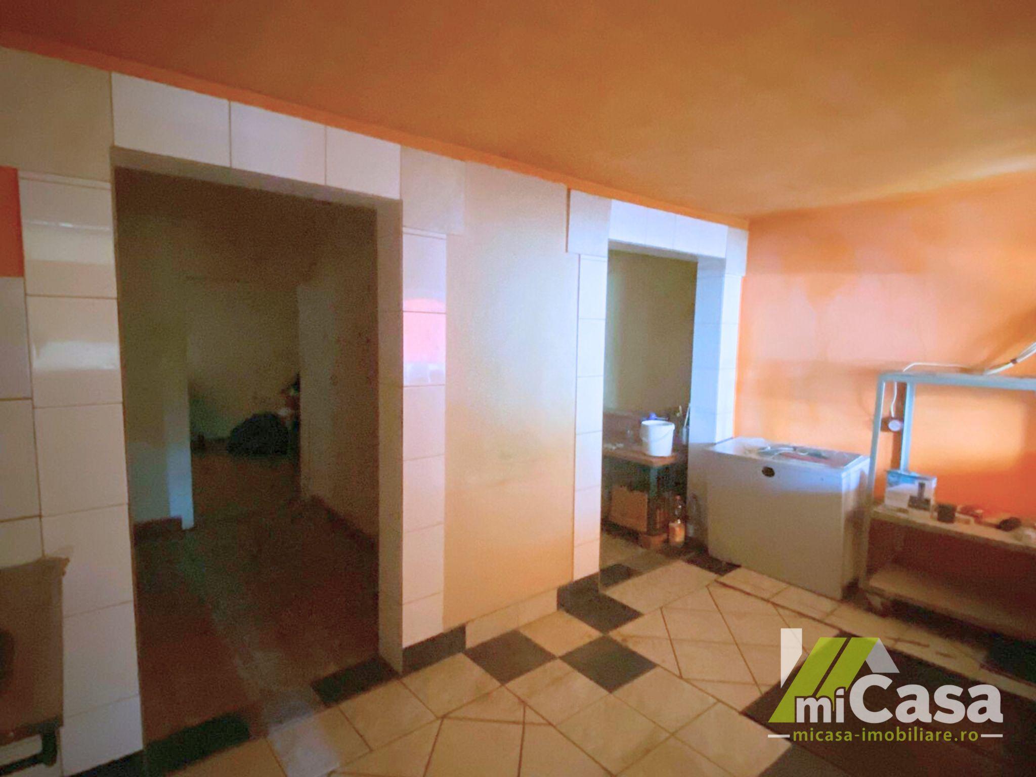 Casă spațioasă cu teren și anexe – Galați, str. Unirii - 9