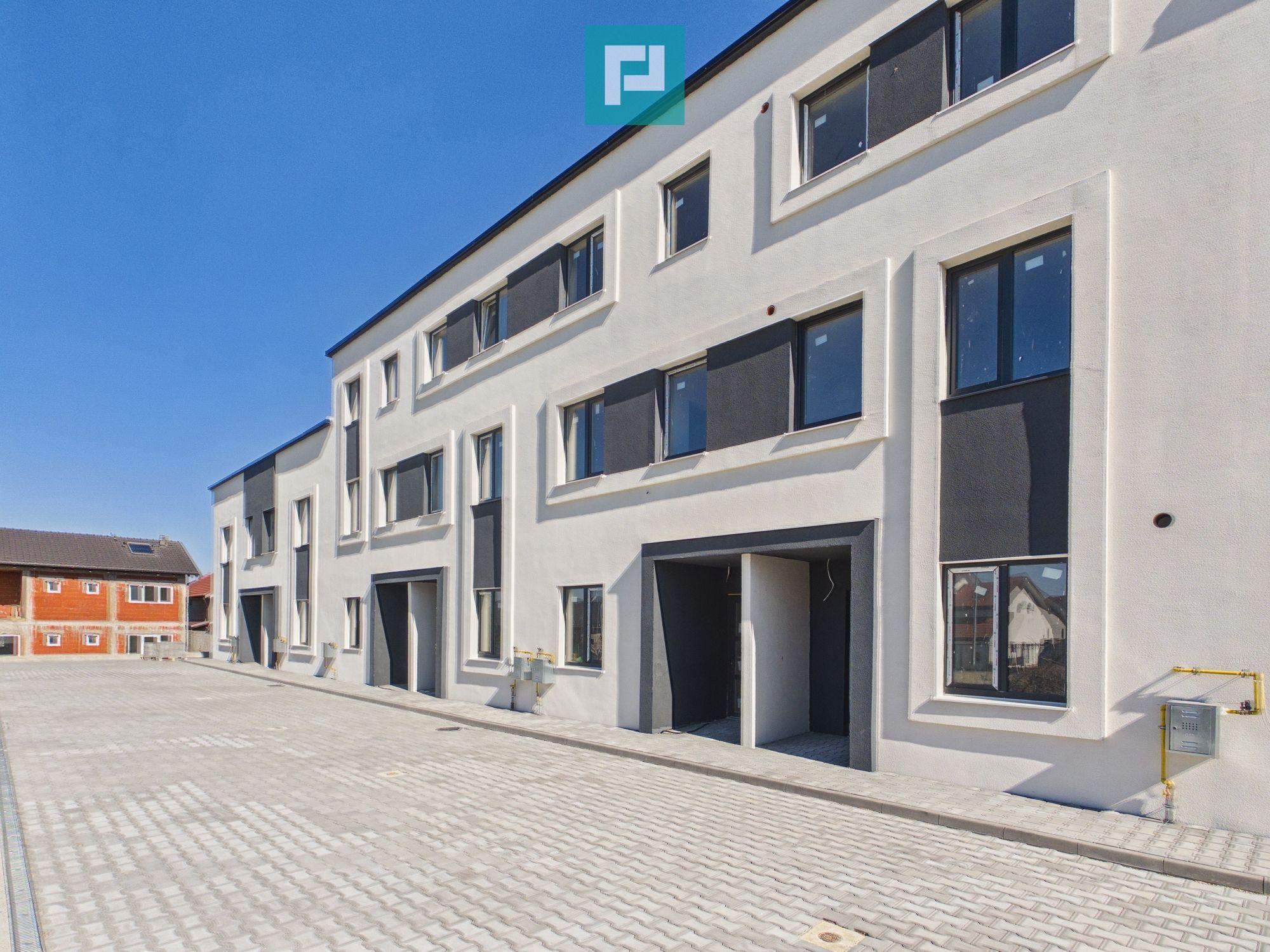 Casă Terraced / Townhouse, 120 mp utili, Sânmartin