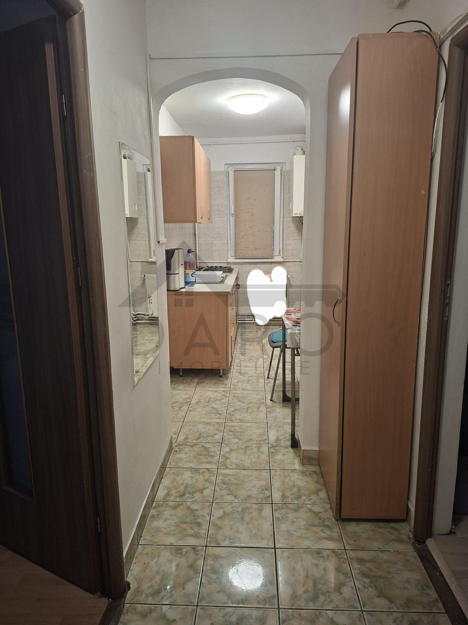 Vând apartament 3 camere - 5