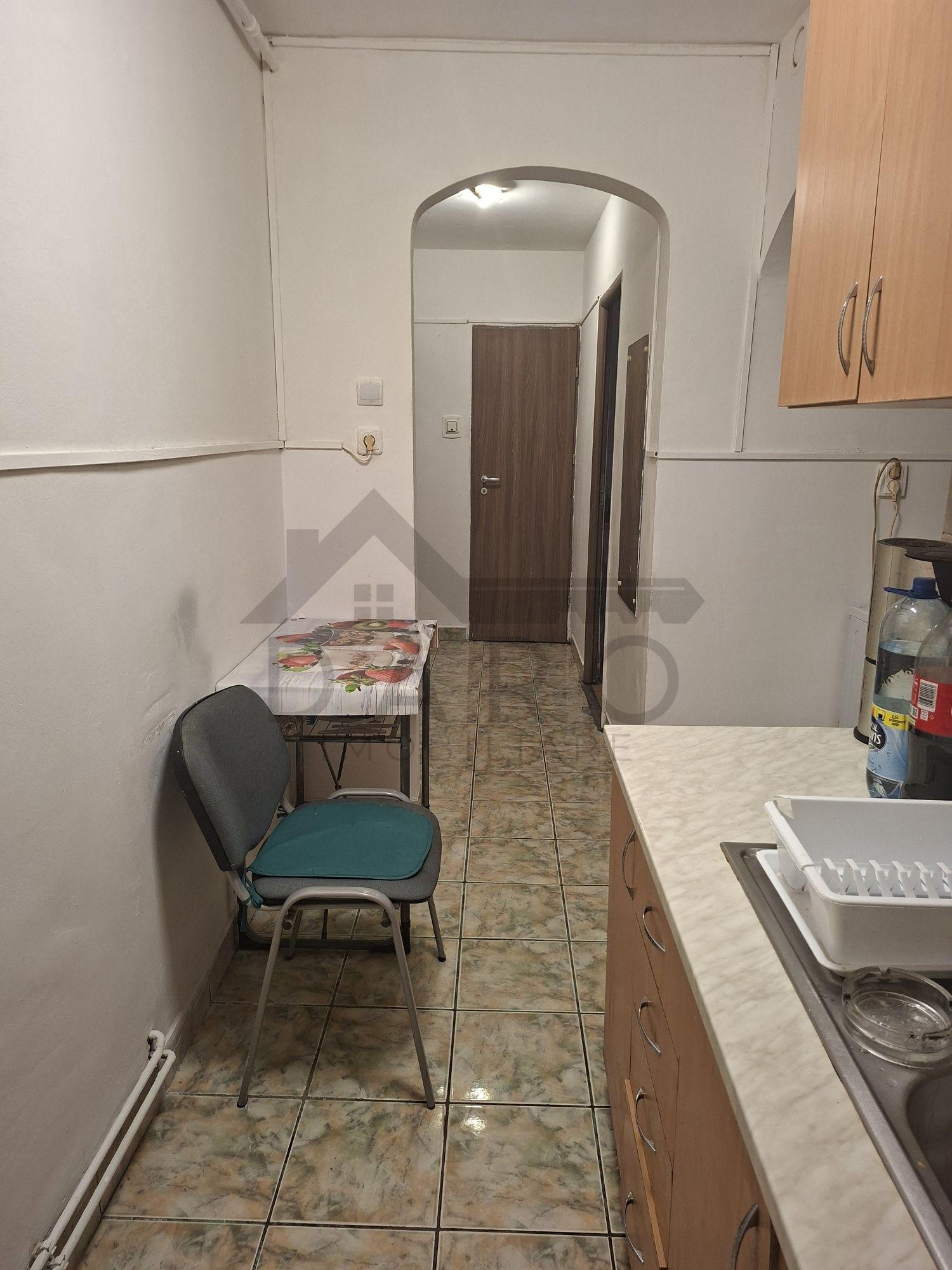 Vând apartament 3 camere - 6