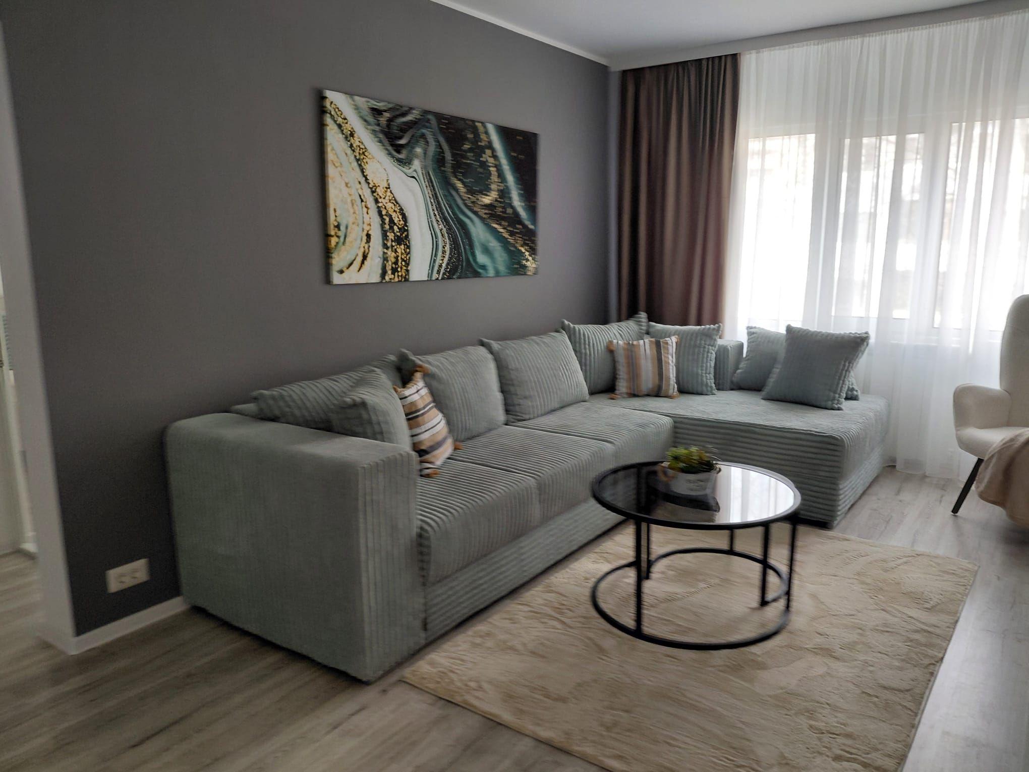 Vanzare - apartament cu 3 camere, Micro 16, renovat, mobilat nou - 2