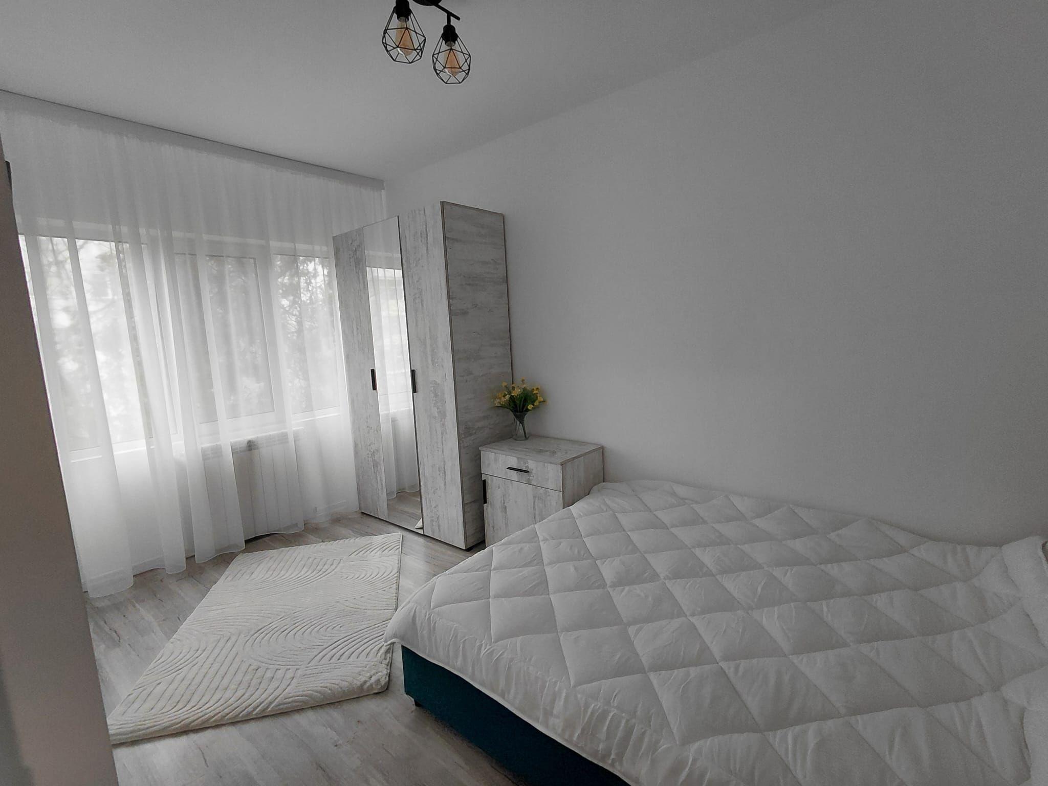 Vanzare - apartament cu 3 camere, Micro 16, renovat, mobilat nou - 10