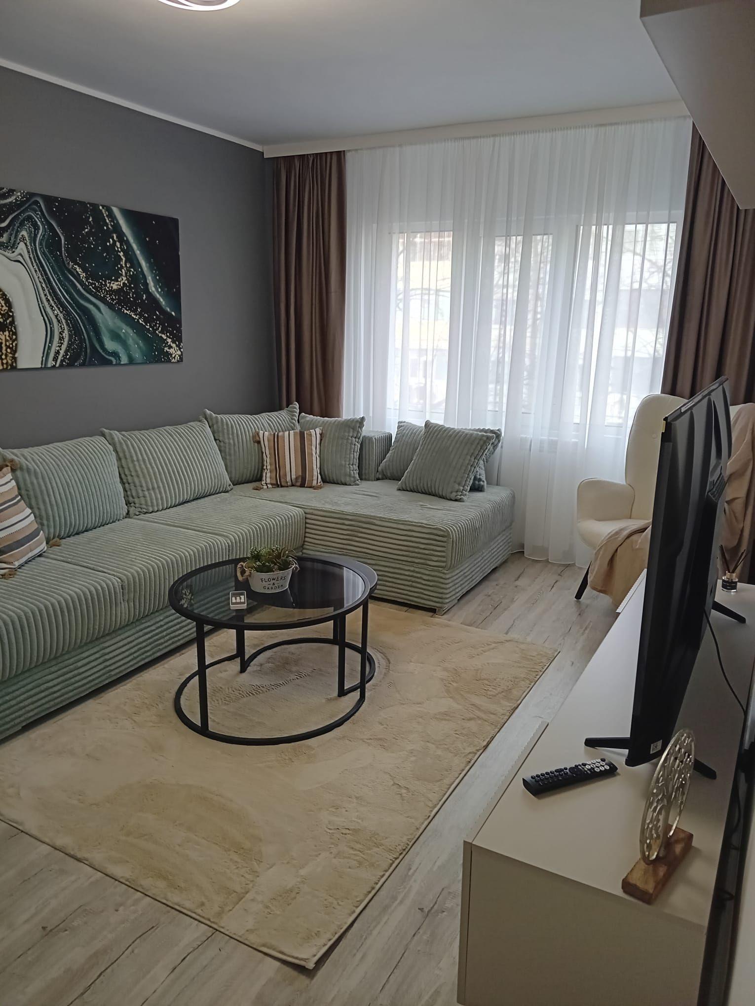 Vanzare - apartament cu 3 camere, Micro 16, renovat, mobilat nou - 4