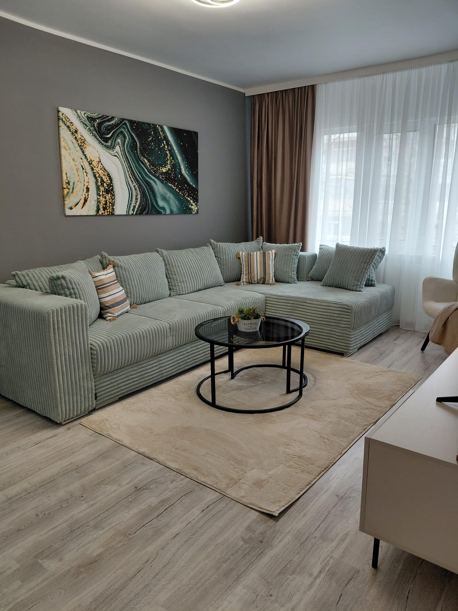 Vanzare - apartament cu 3 camere, Micro 16, renovat, mobilat nou - 3