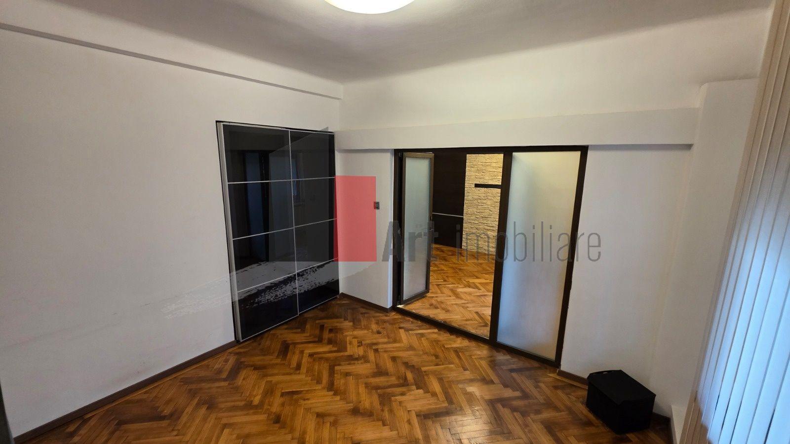 Apartament cu trei camere-Parcul Carol-Monetarie-cu centrala+loc de parcare - 4