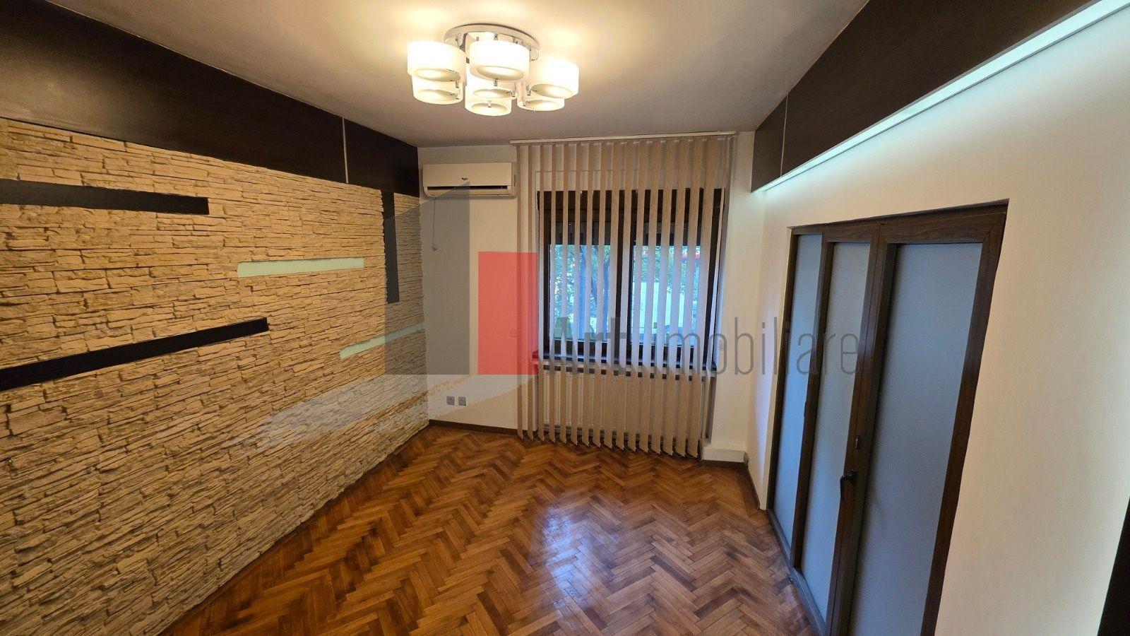 Apartament cu trei camere-Parcul Carol-Monetarie-cu centrala+loc de parcare