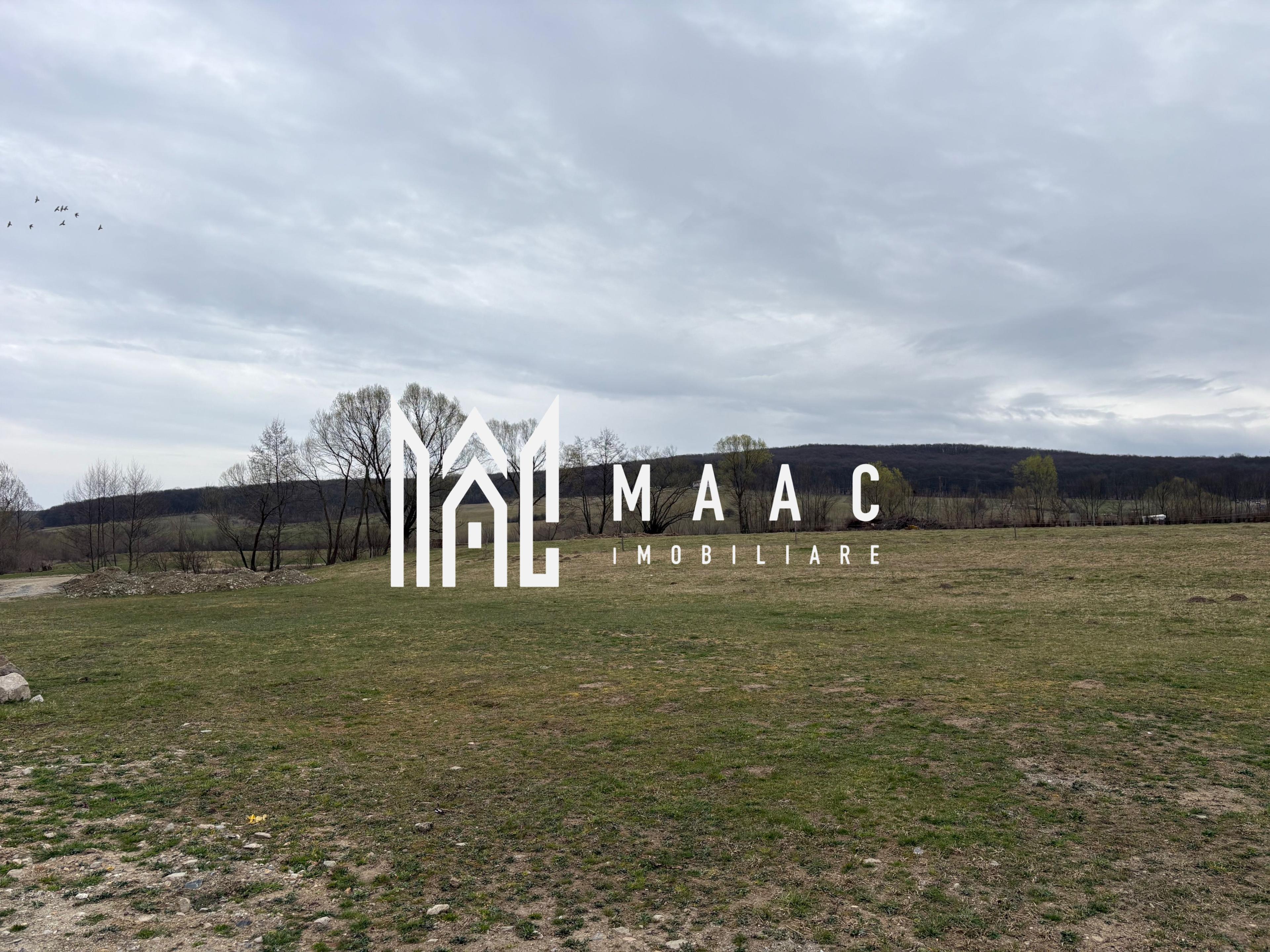 Teren intravilan Tocile, 660 mp, deschidere 17 m, utilități - 2
