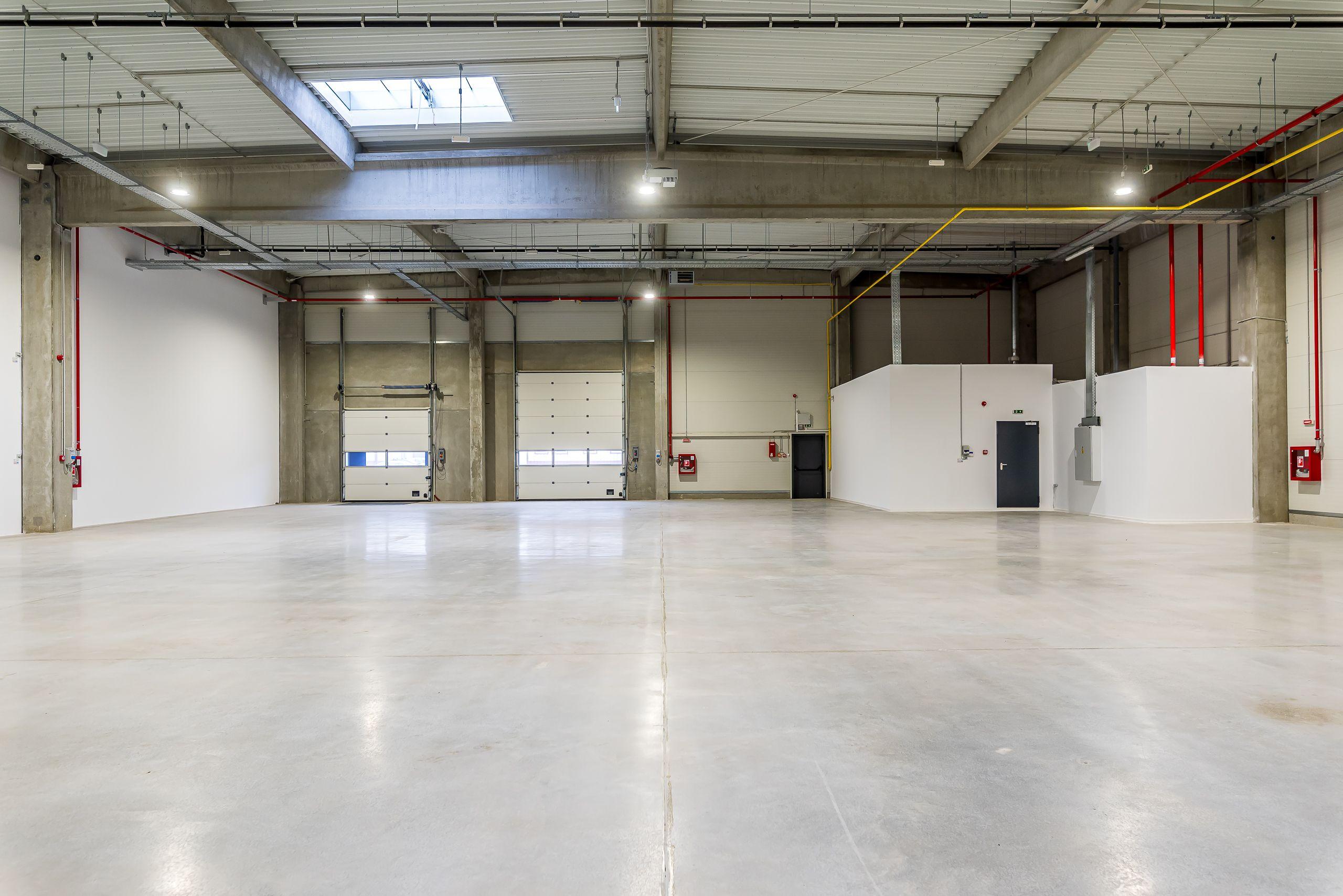 1202 mp - Hala industriala de inchiriat in Parc Industrial Arad - 2