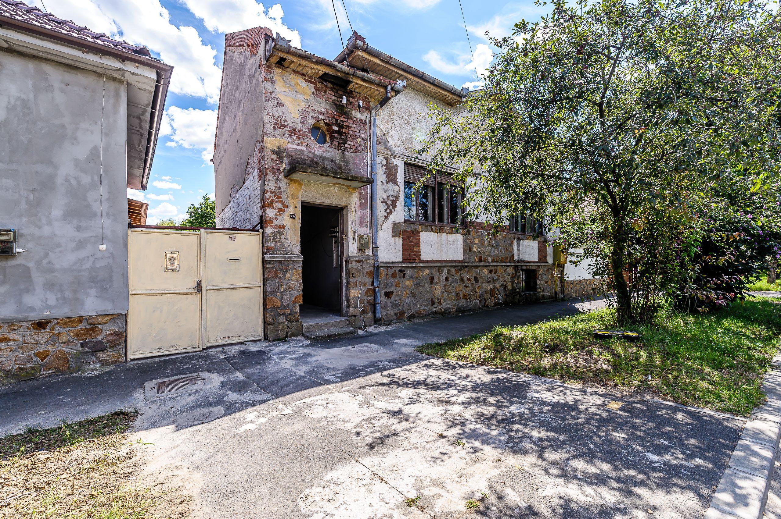 Casă pe Str. Dorobanților | 716 mp teren | Pârneava - 1