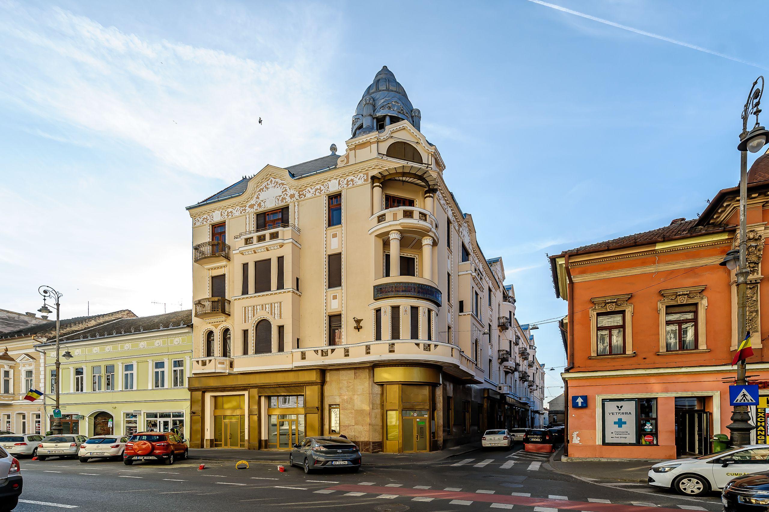 Bijuterie arhitecturală cu istorie. Confort modern, Ultracentral. - 3