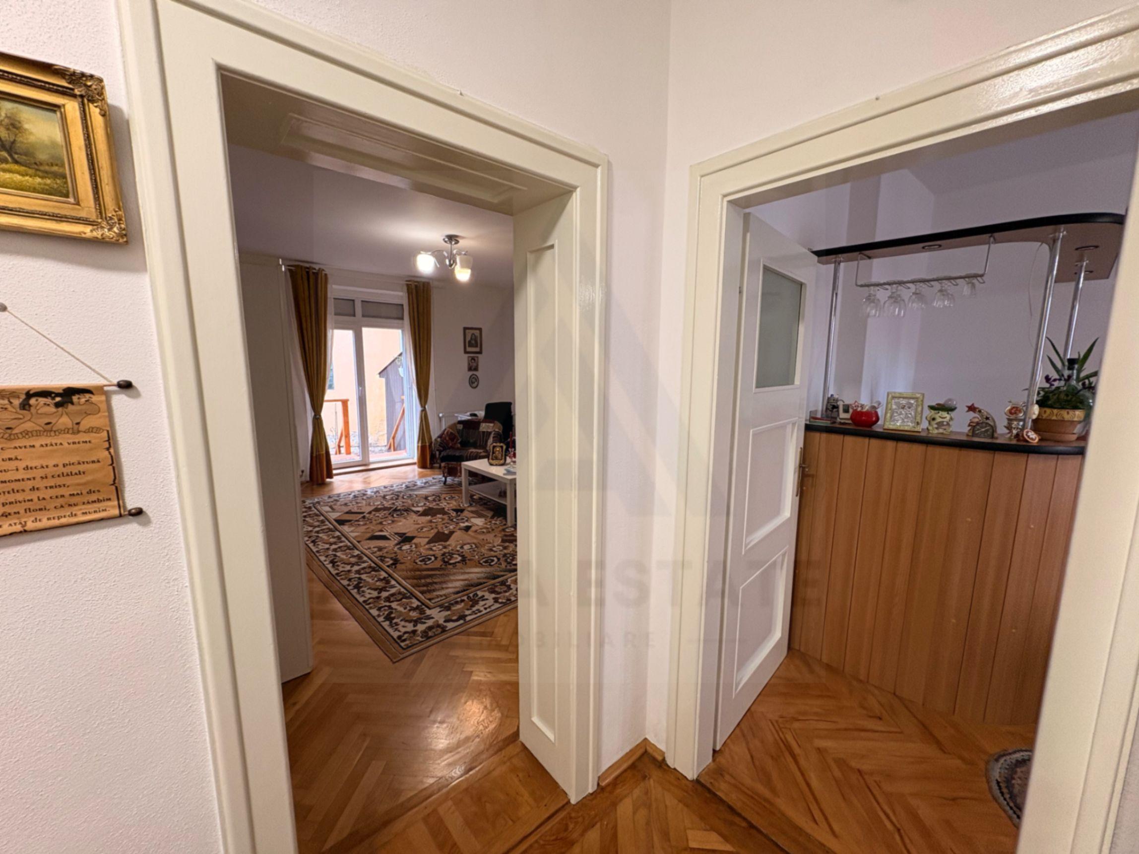 Apartament decomandat 70 mp utili 2 bai pivnita si curte 58 mp Central - 4