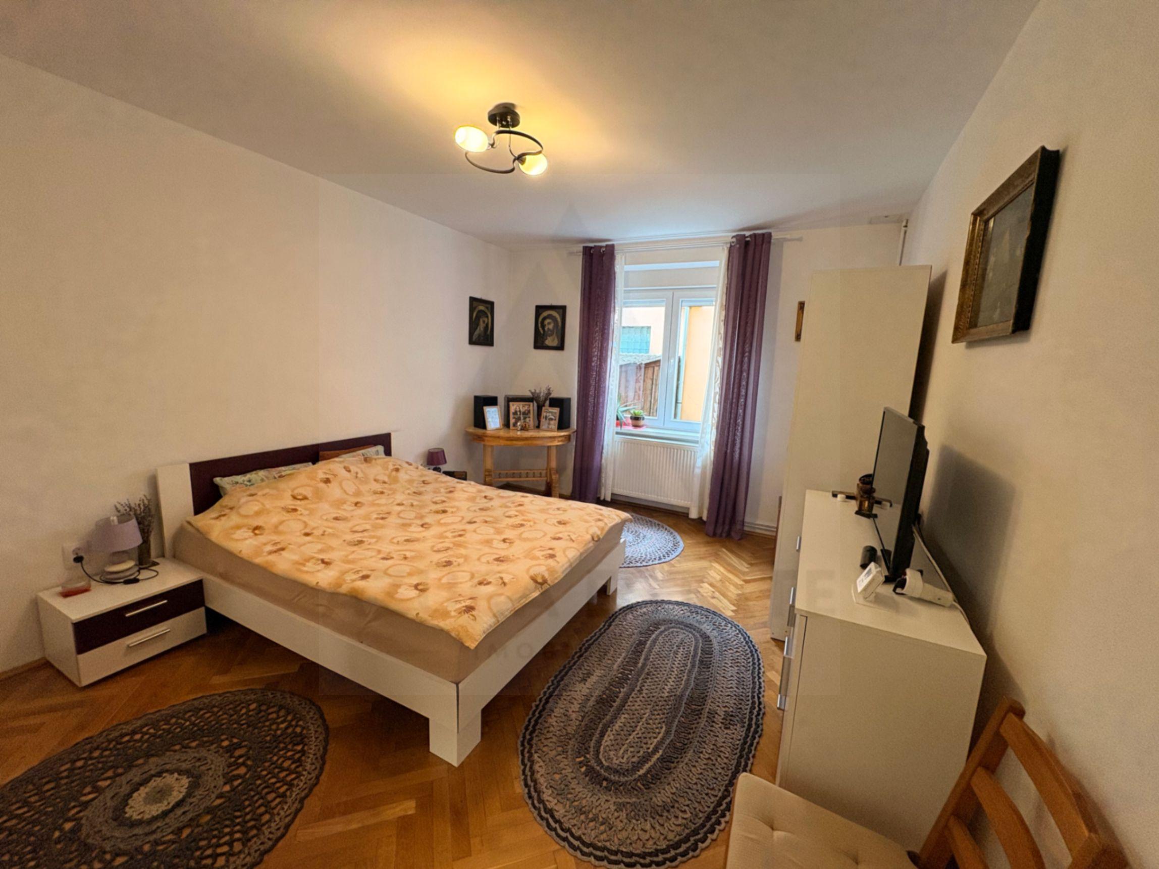 Apartament decomandat 70 mp utili 2 bai pivnita si curte 58 mp Central - 8