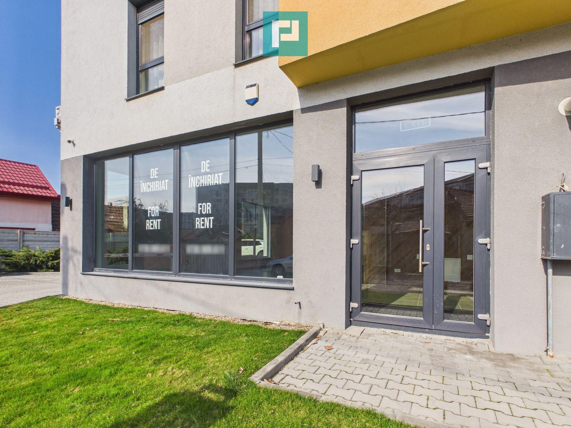 Spațiu comercial nou, 100 mp, vitrine mari, garaj