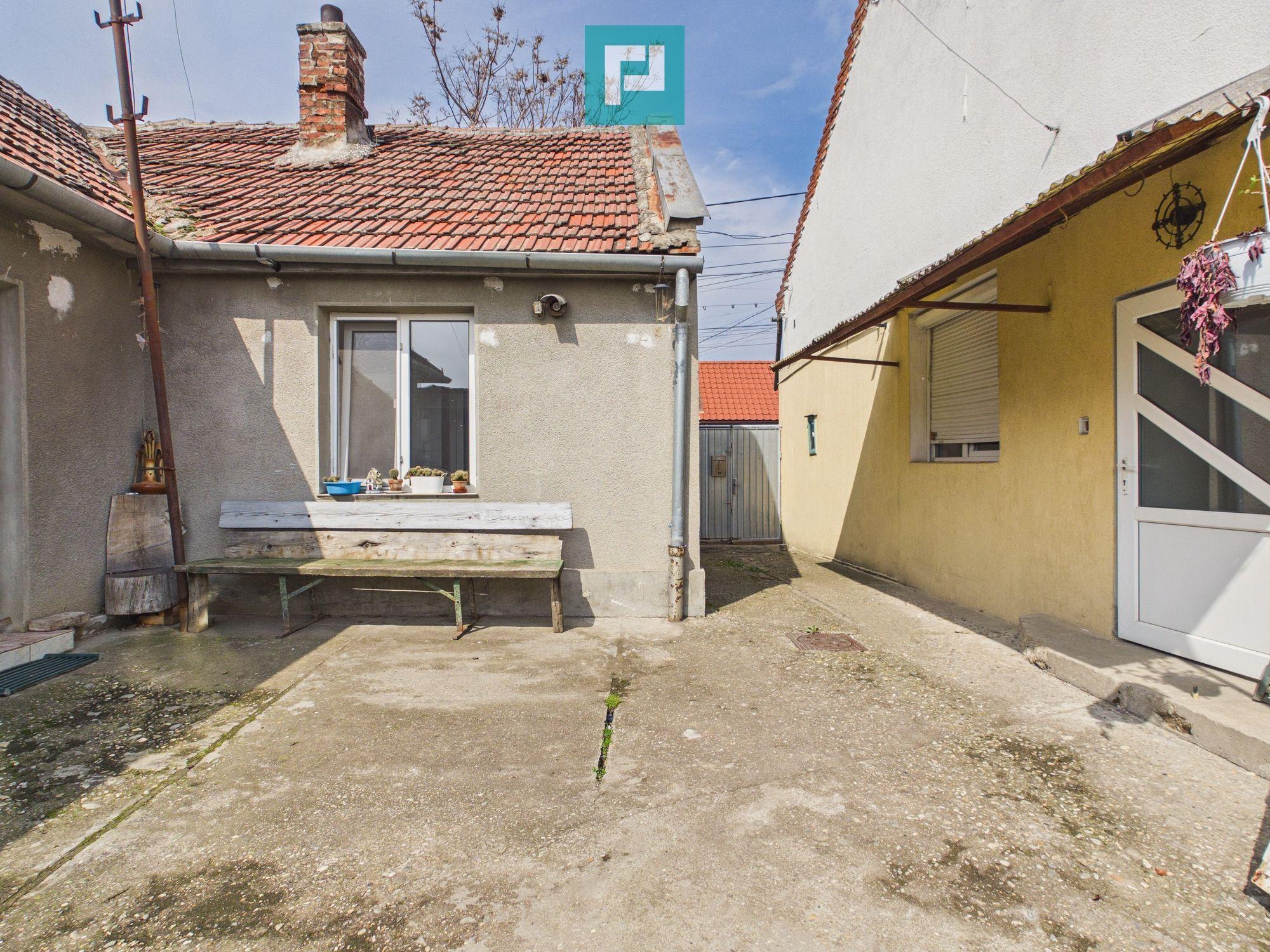 2 case separate + curte 1400 mp – Zona Dâmbovița - 23