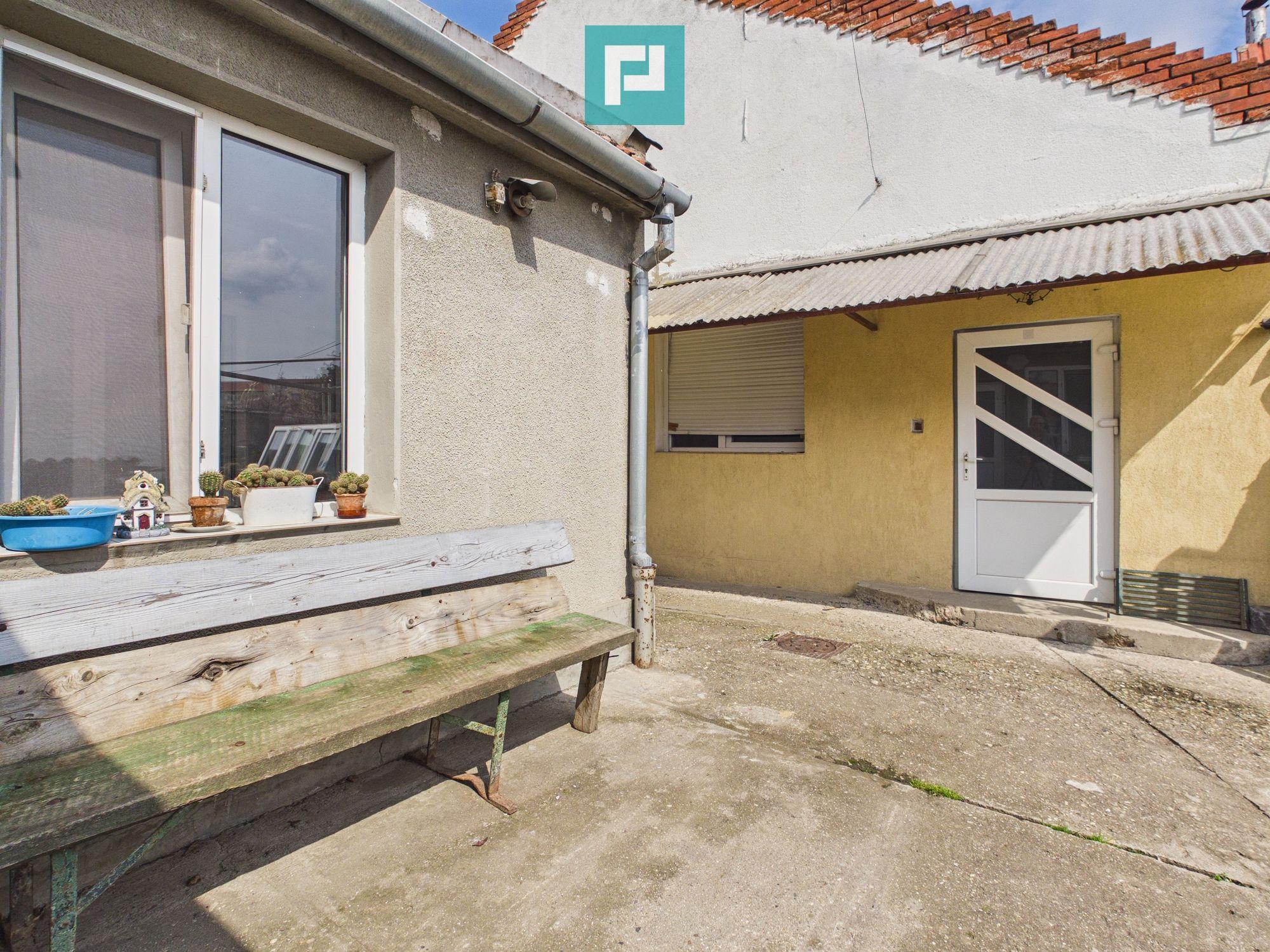 2 case separate + curte 1400 mp – Zona Dâmbovița - 25
