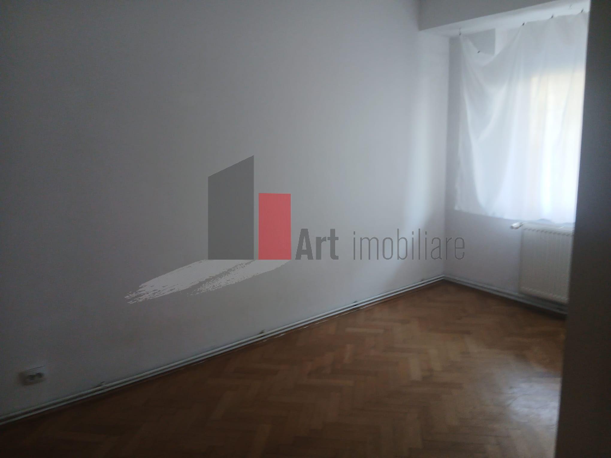 3 Camere Universitate - Parcul Cismigiu - 5