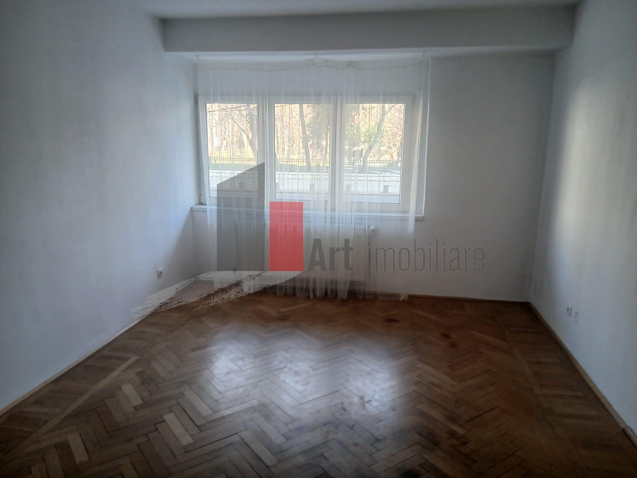 3 Camere Universitate - Parcul Cismigiu - 6