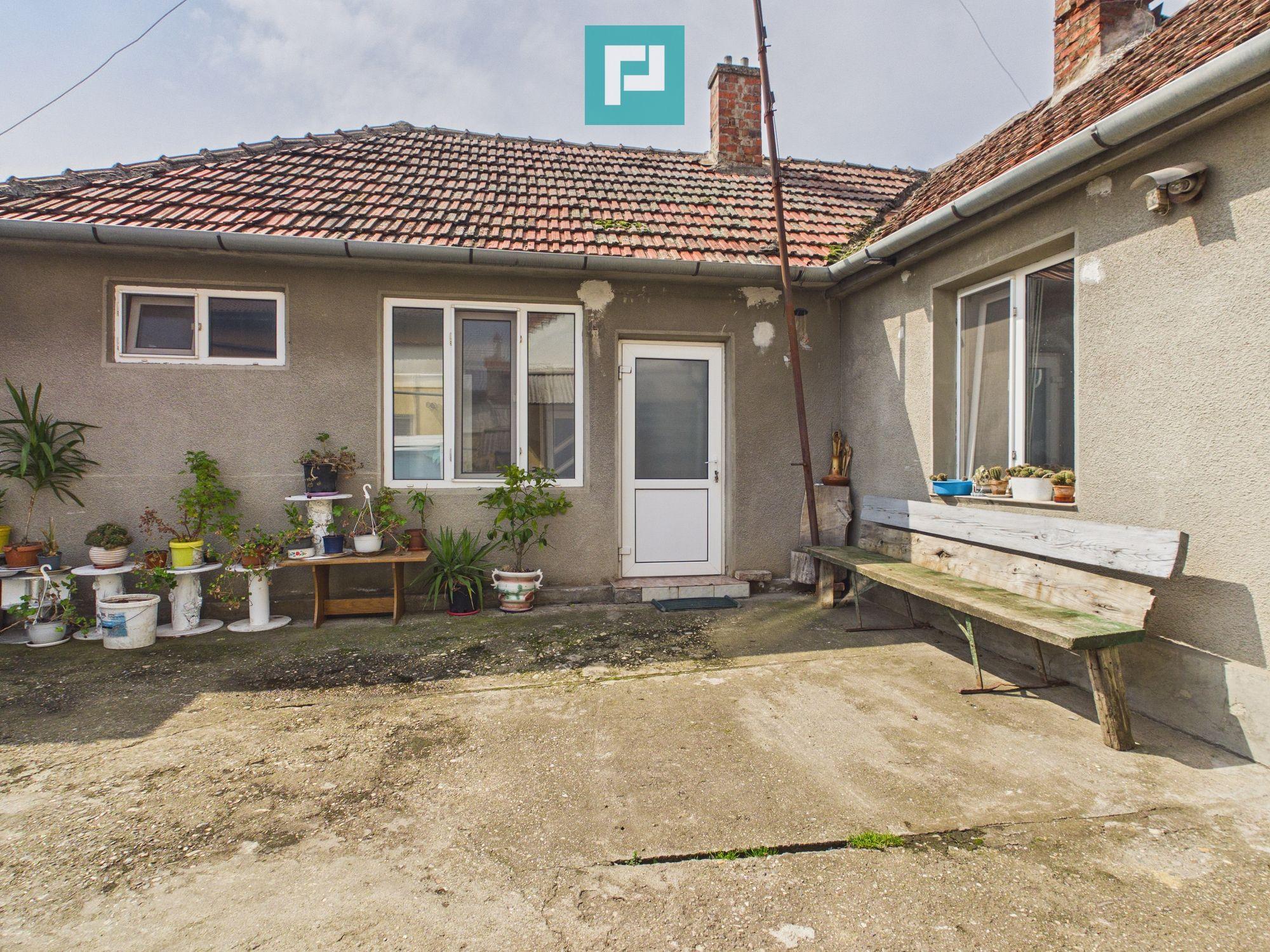 2 case separate + curte 1400 mp – Zona Dâmbovița - 20