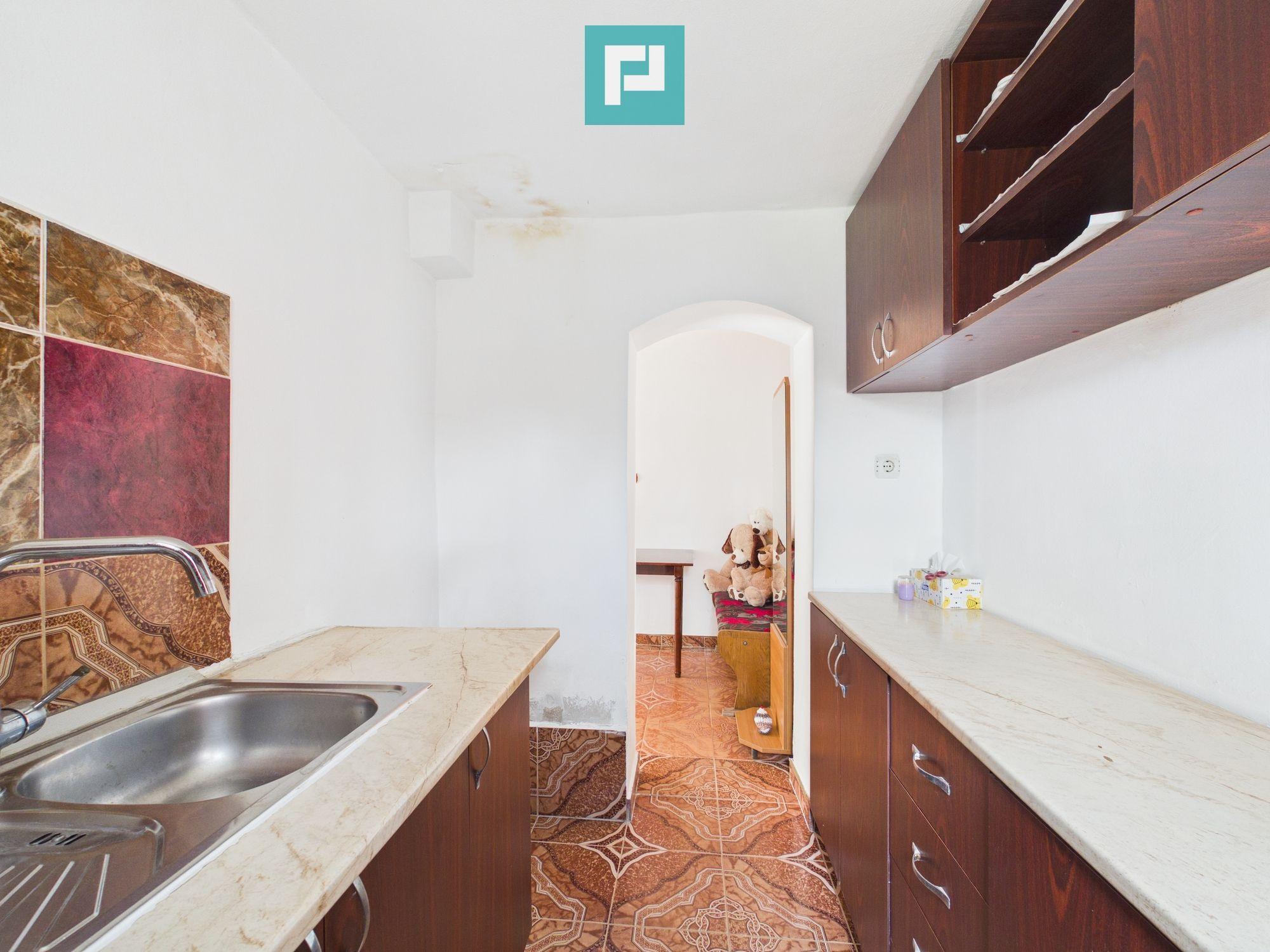 2 case separate + curte 1400 mp – Zona Dâmbovița - 16