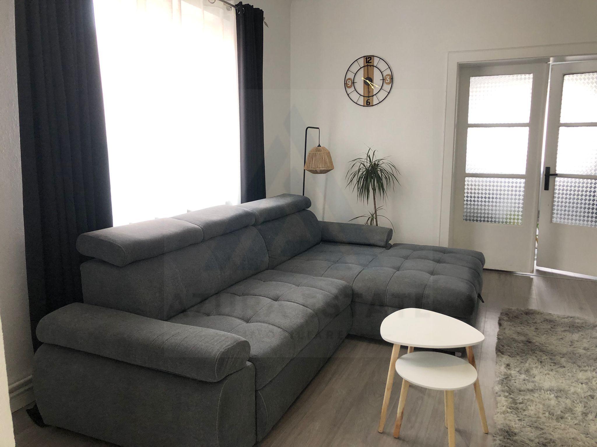 Casa renovata 250 mp utili si teren 935 mp in zona centrala Cisnadie - 2