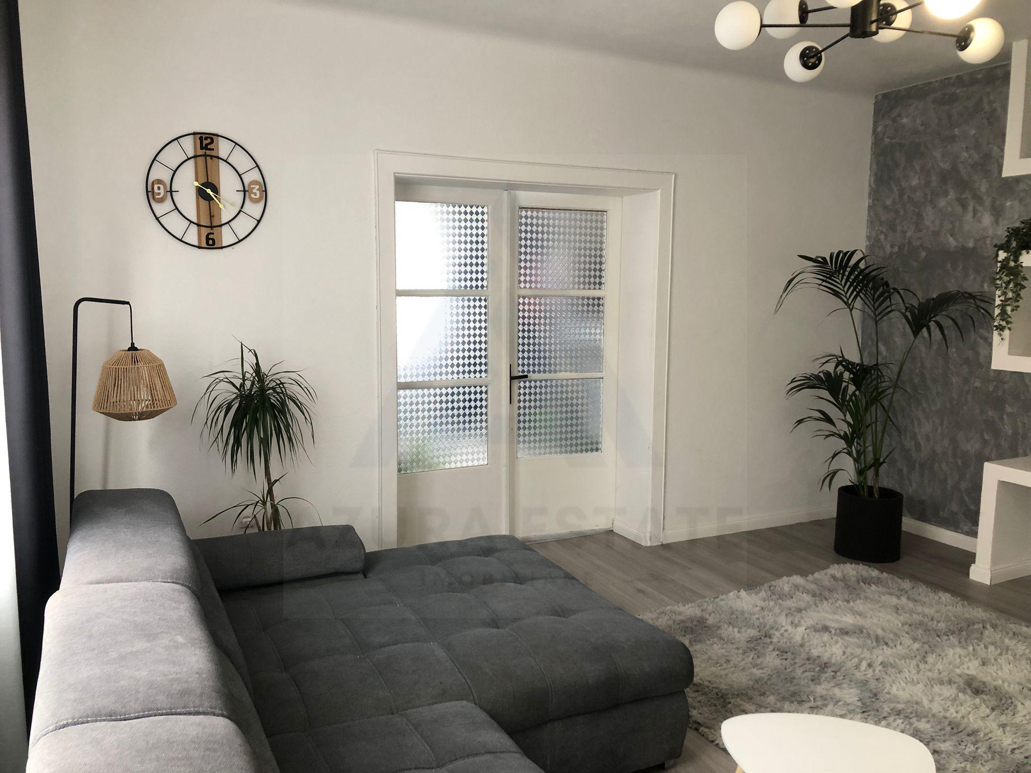 Casa renovata 250 mp utili si teren 935 mp in zona centrala Cisnadie - 3