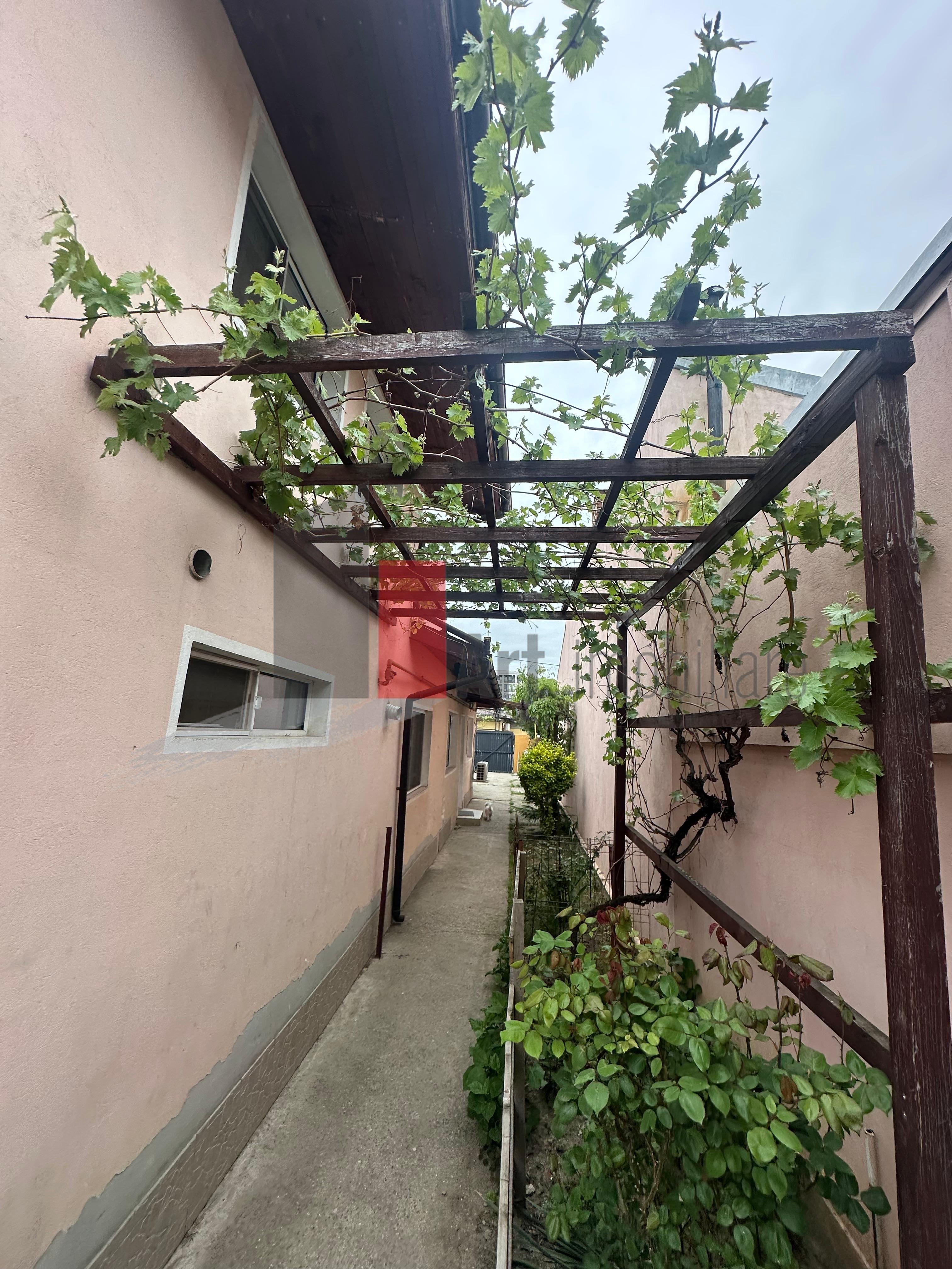 Casă Primitoare pentru Familii – Oferă Spațiu și Confort - 1