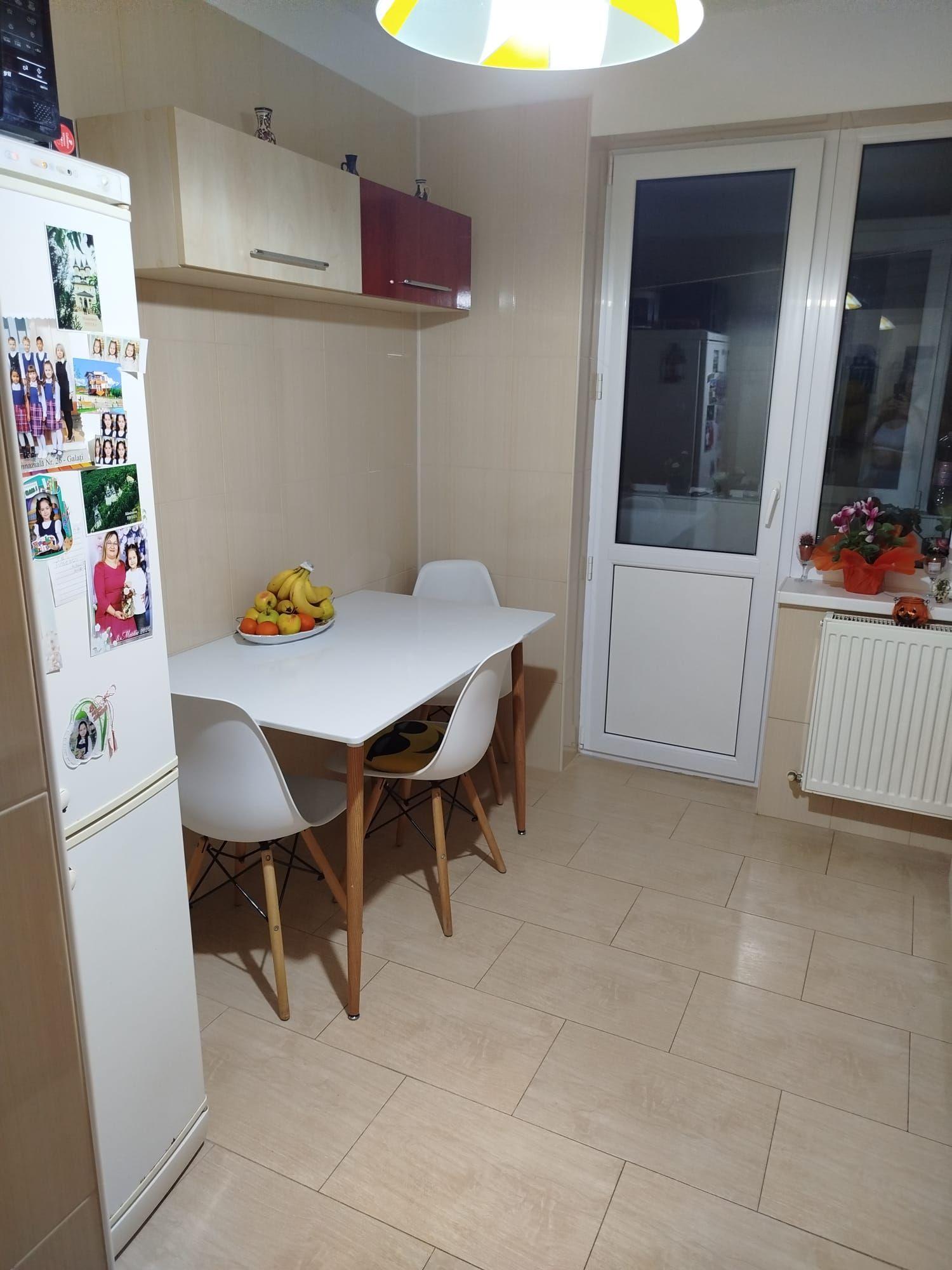 Apartament 3 camere de vânzare – Piața Centrală, etaj 3 - 3