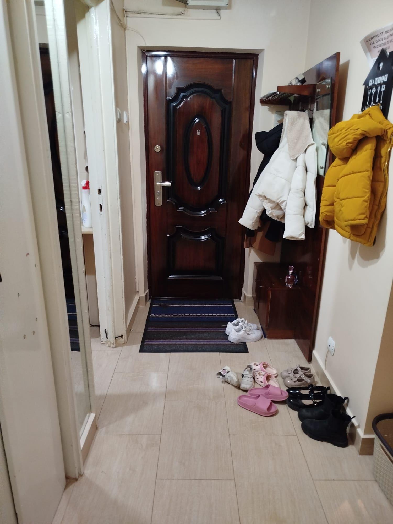 Apartament 3 camere de vânzare – Piața Centrală, etaj 3 - 1