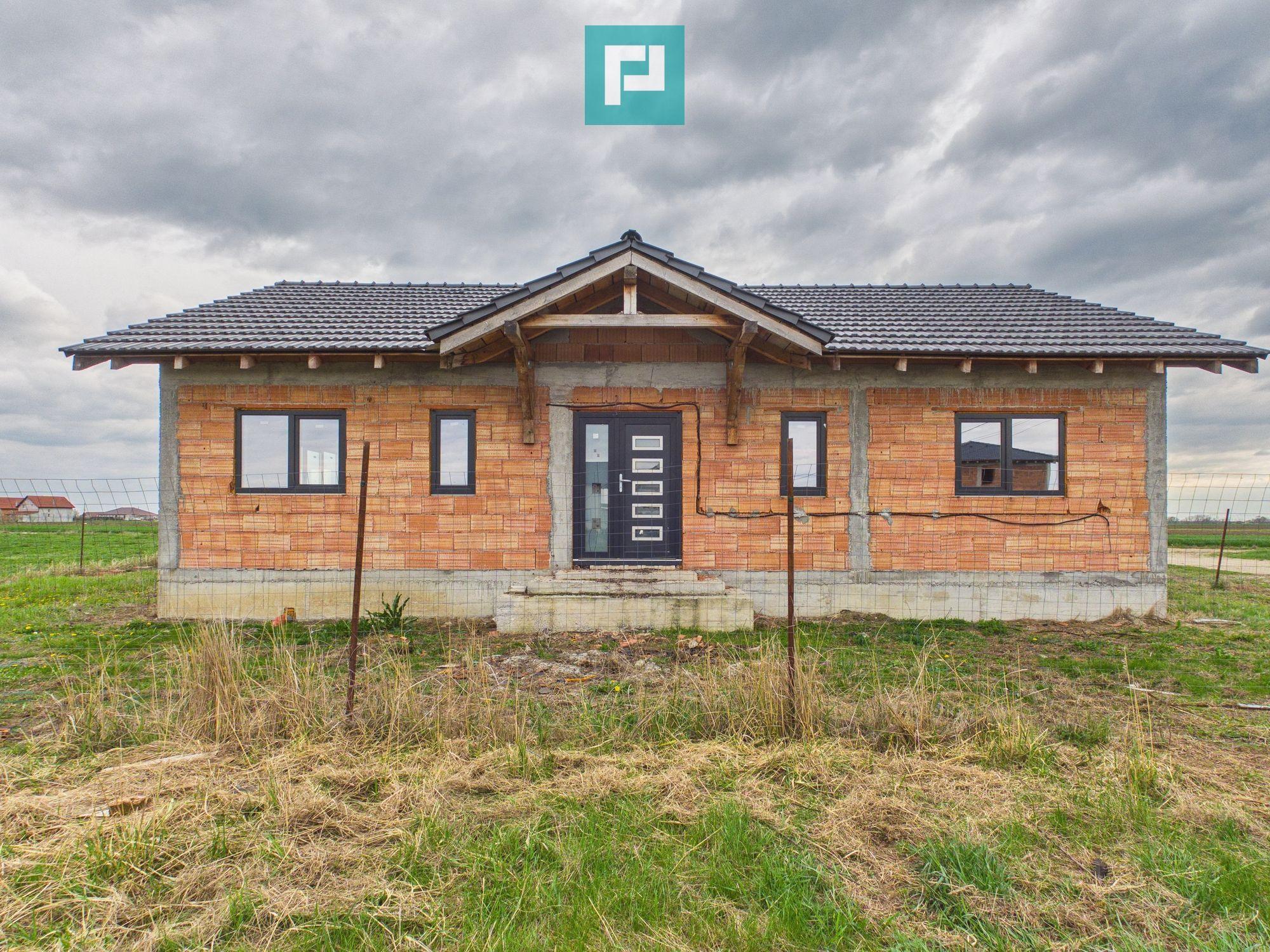 Casa nouă la roșu în Zimandcuz