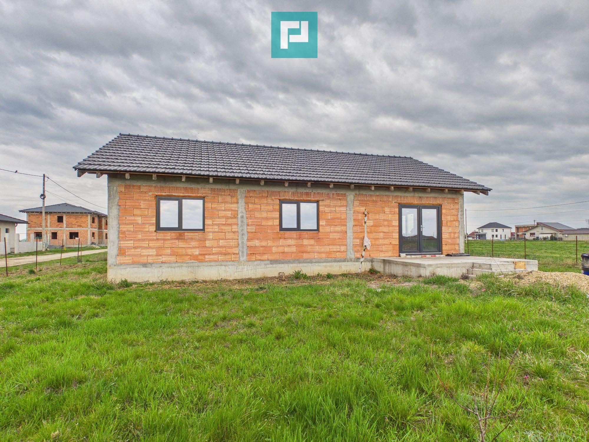 Casa nouă la roșu în Zimandcuz - 4