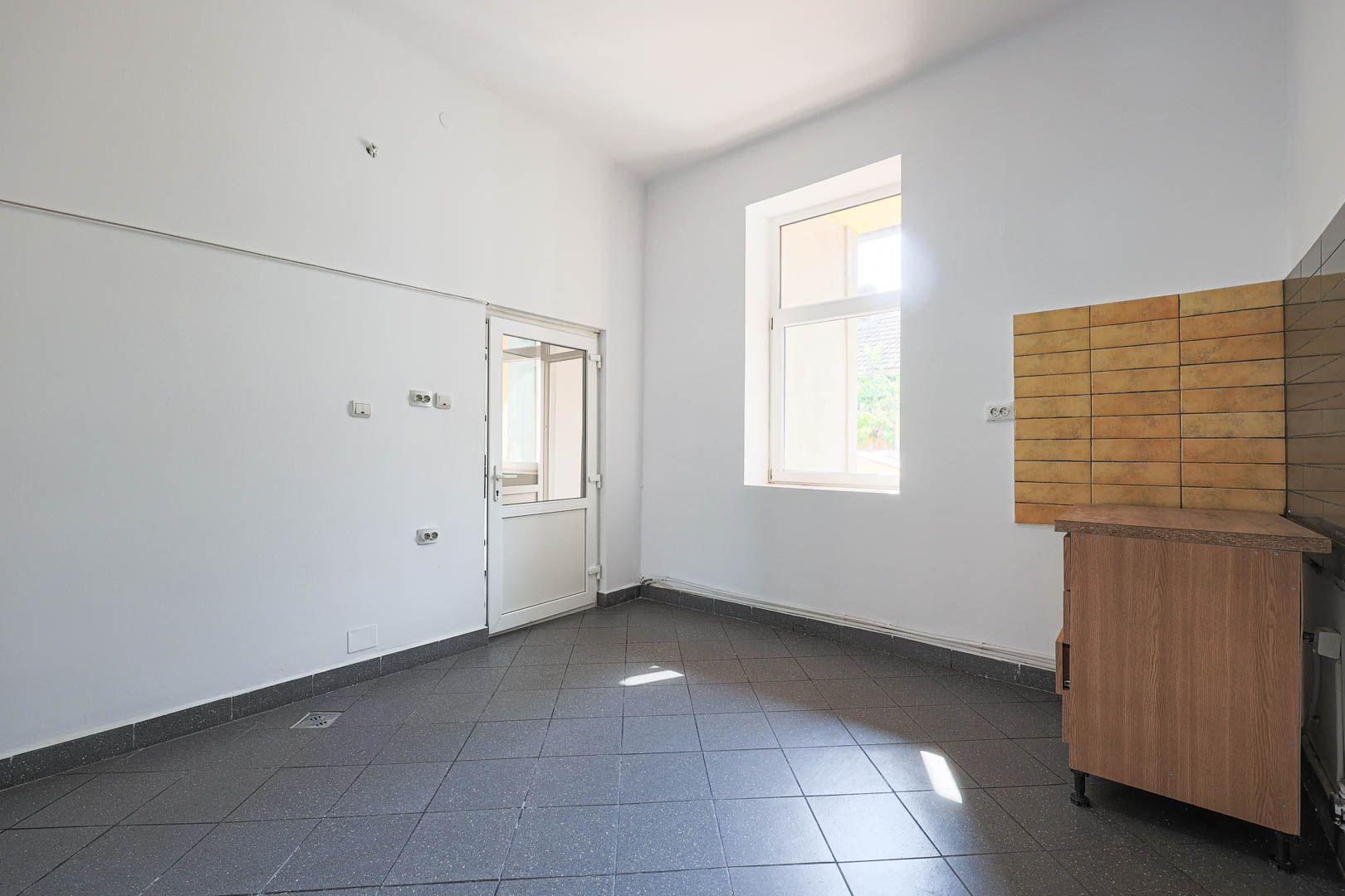 Spațiu comercial de vânzare în zona Centrală, str Șaguna, Arad - 2