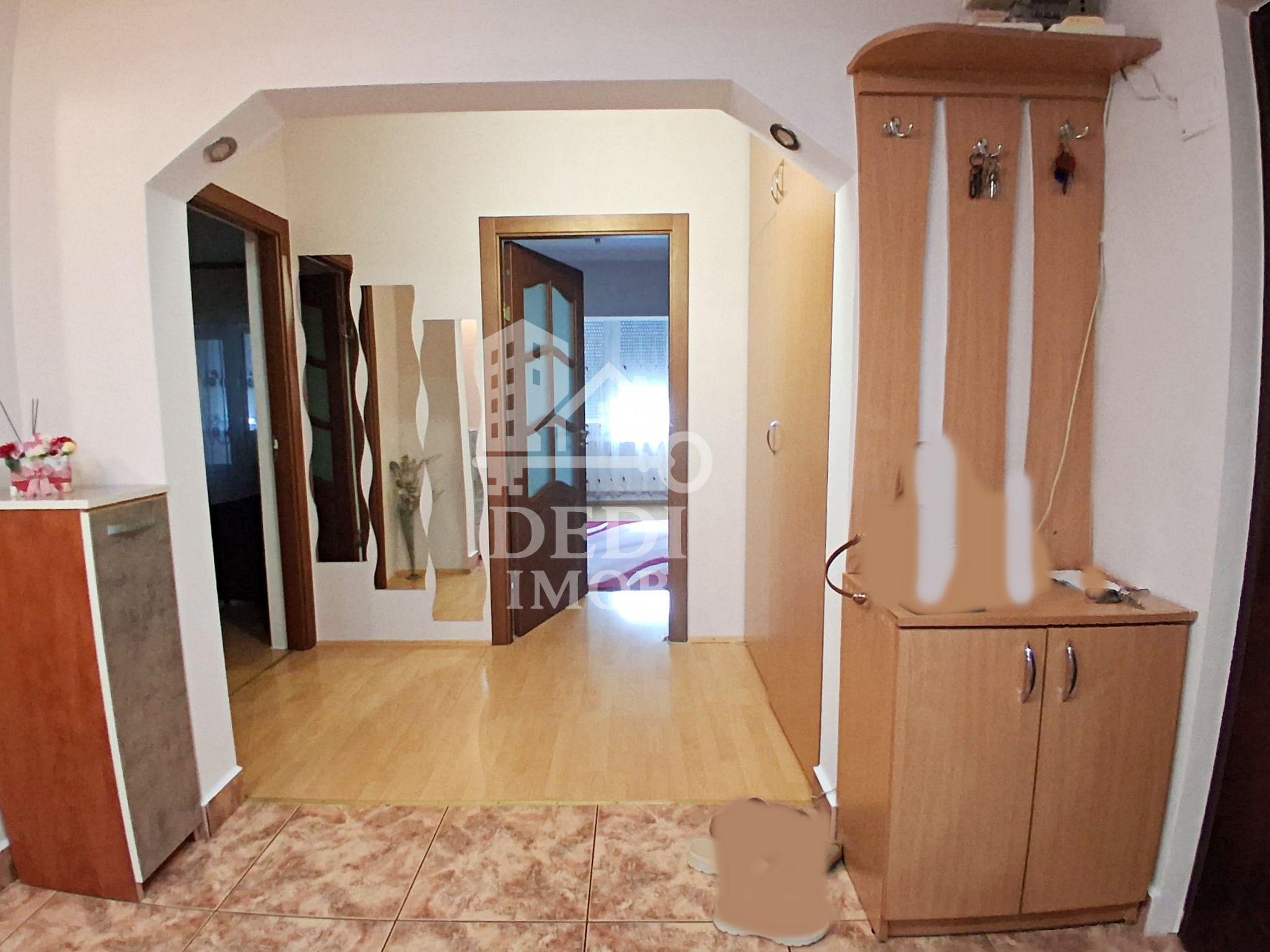 Apartament cu 3 camere de inchiriat zona Rogerius, Oradea - 12