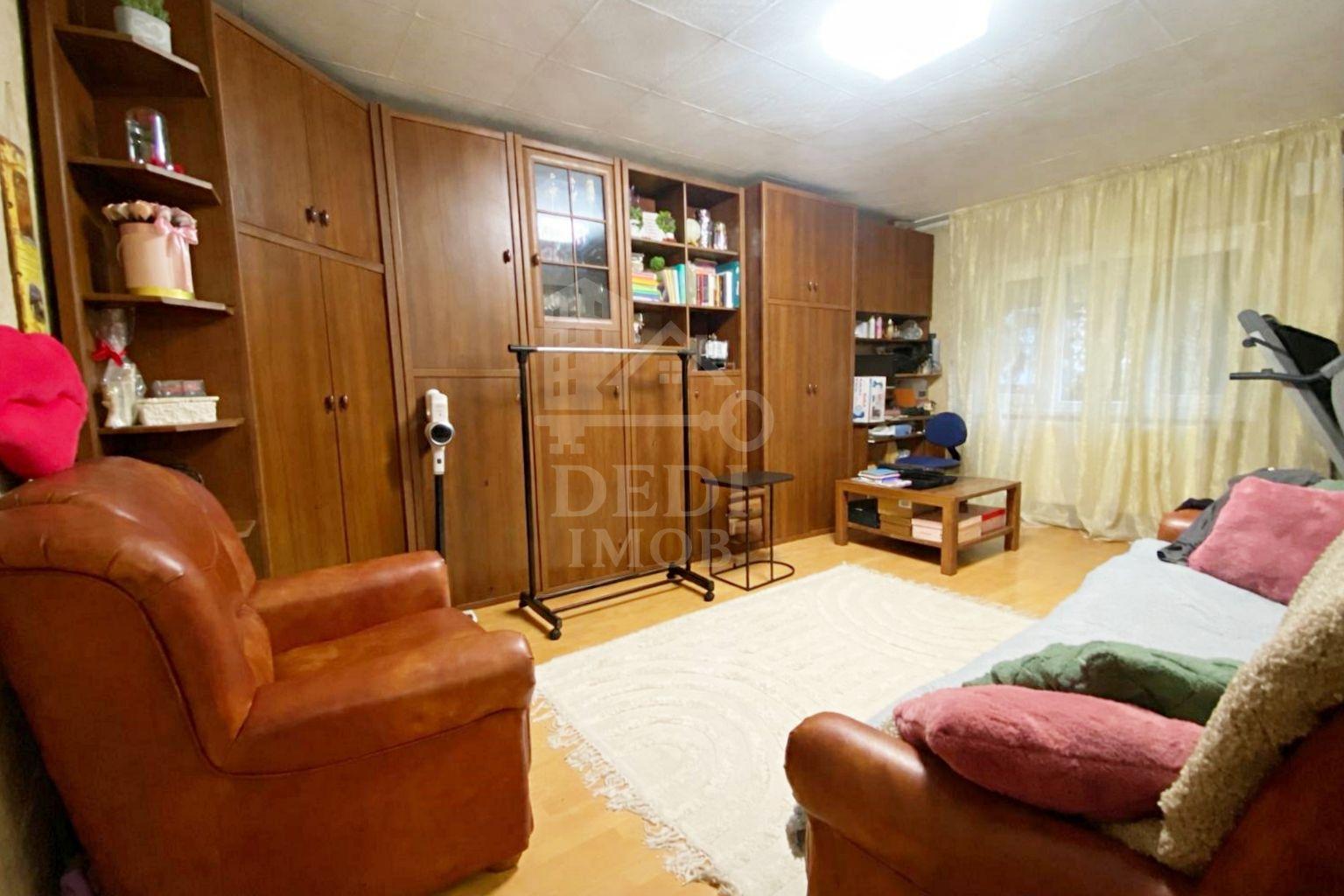 Apartament 2 camere de vânzare in zona Rogerius, Oradea