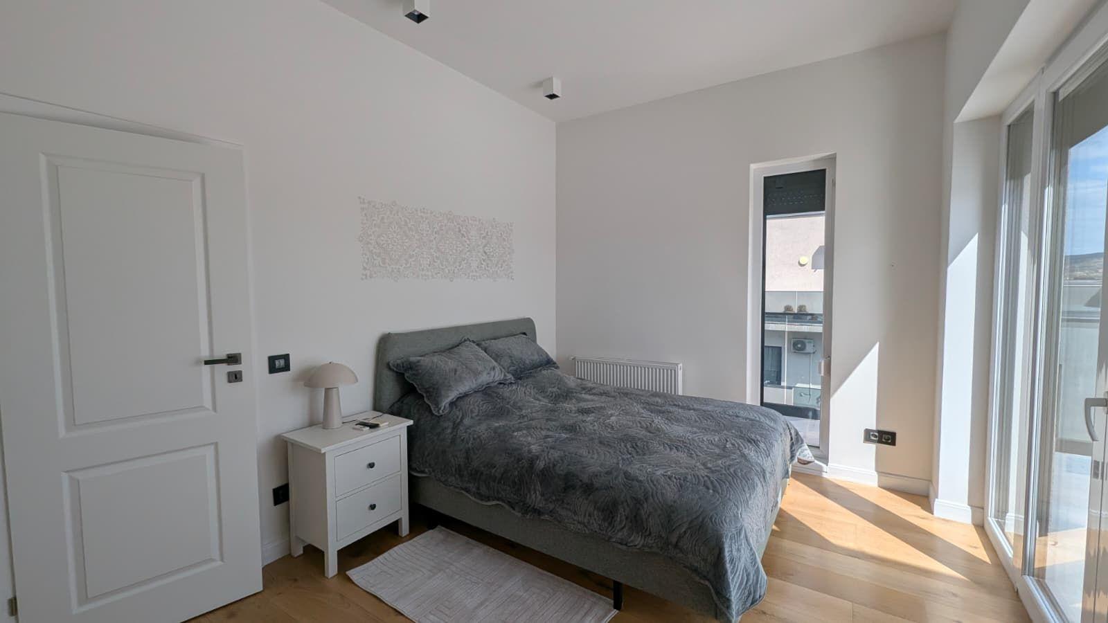 Penthouse 3 camere, 87 mp,cu terasa 150 mp, garaj subteran, zona City - 7