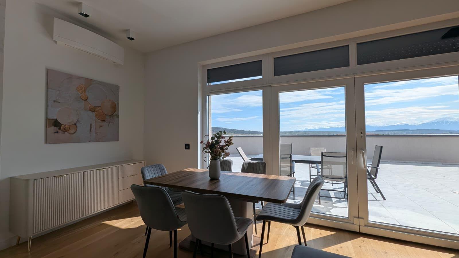 Penthouse 3 camere, 87 mp,cu terasa 150 mp, garaj subteran, zona City - 10