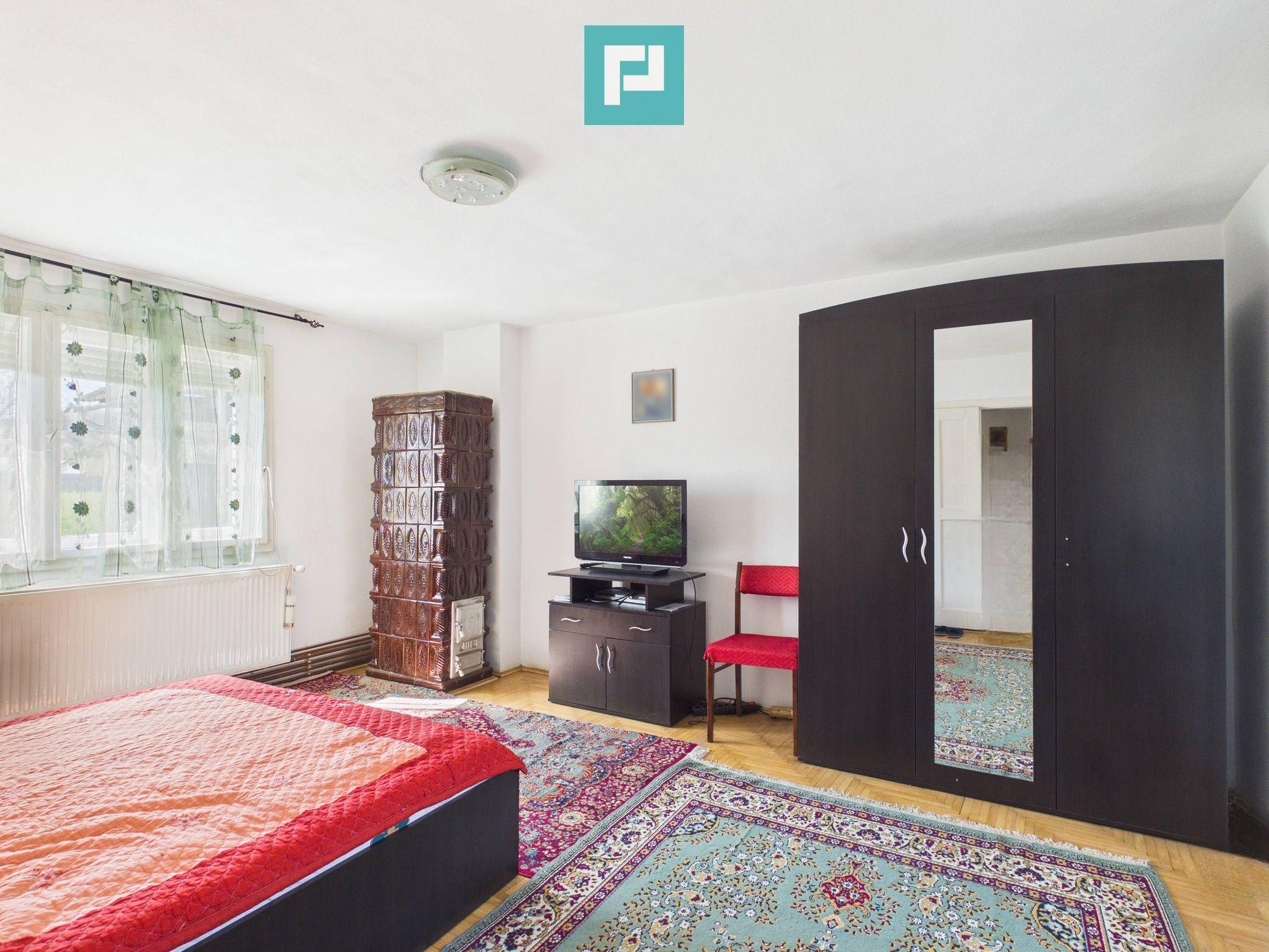 Casă solidă cu 5 camere in localitatea Almaș, Arad - 4